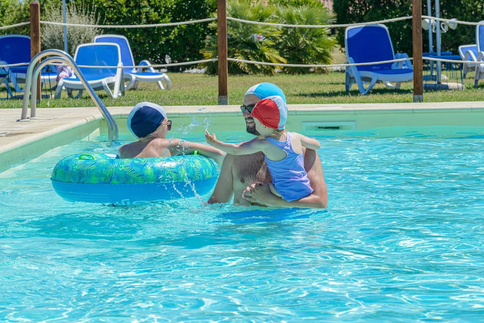Swimming pool in Residenza Principina