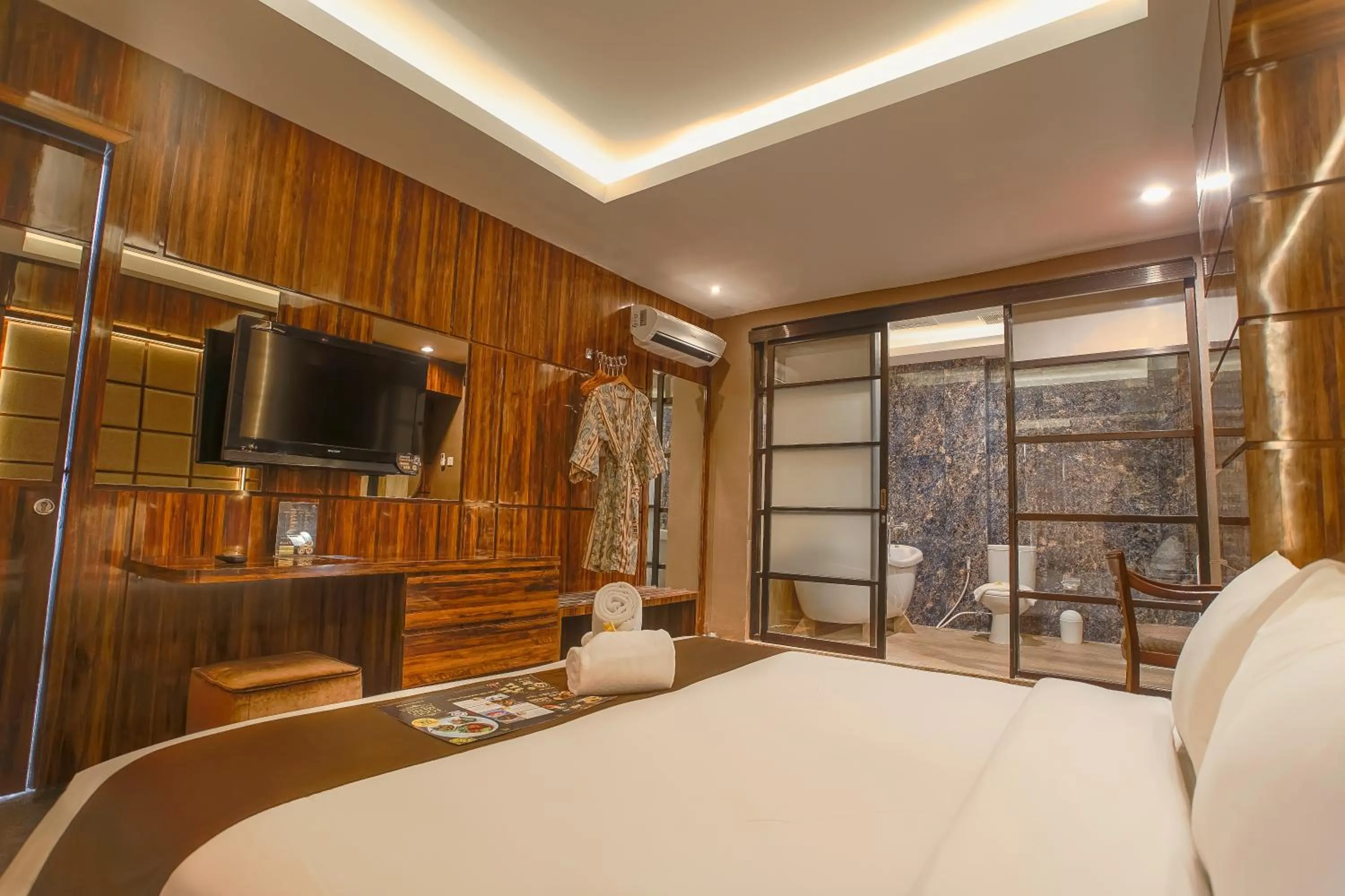 Bedroom, Bed in Royal Regantris Cendana