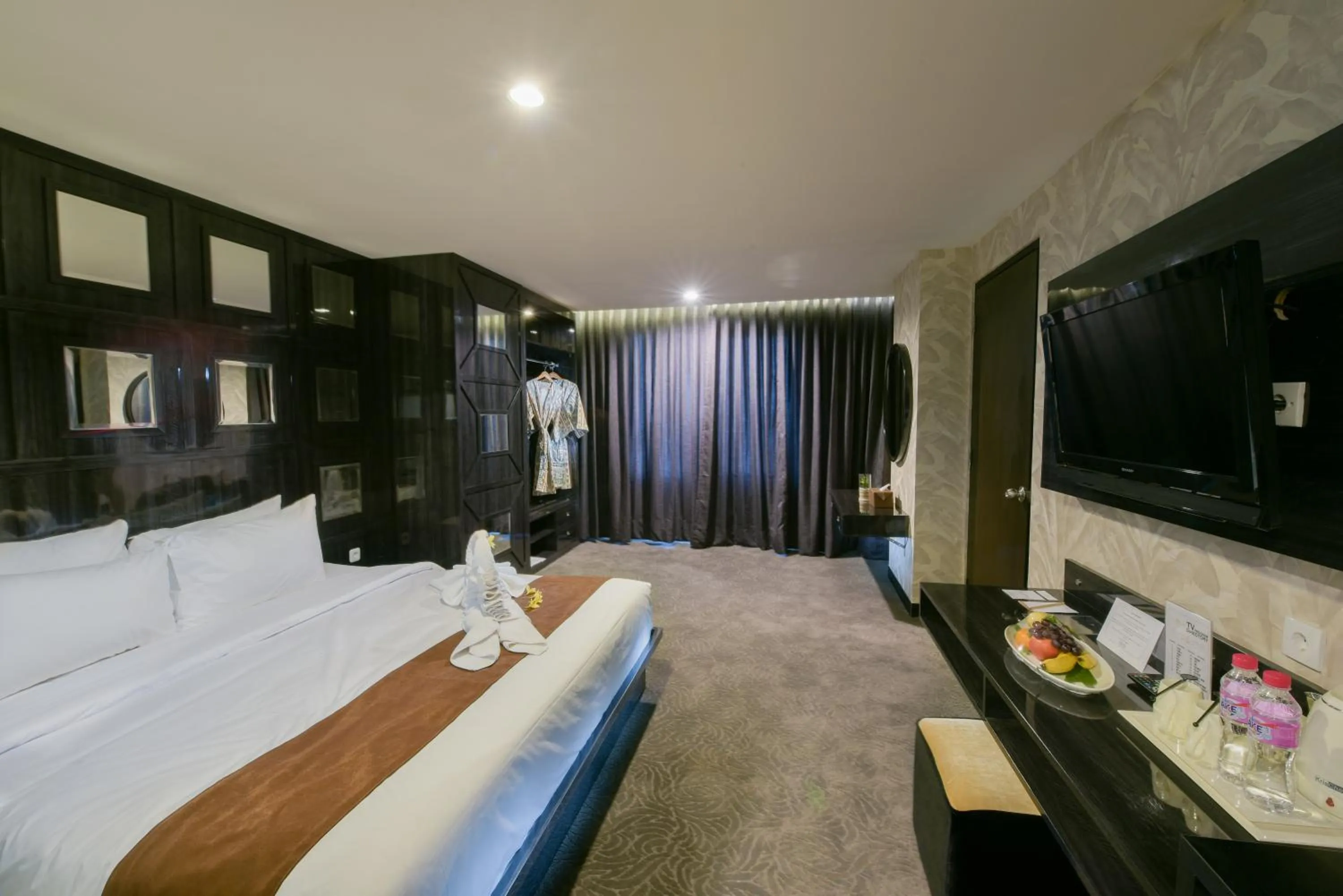 Bedroom, Bed in Royal Regantris Cendana