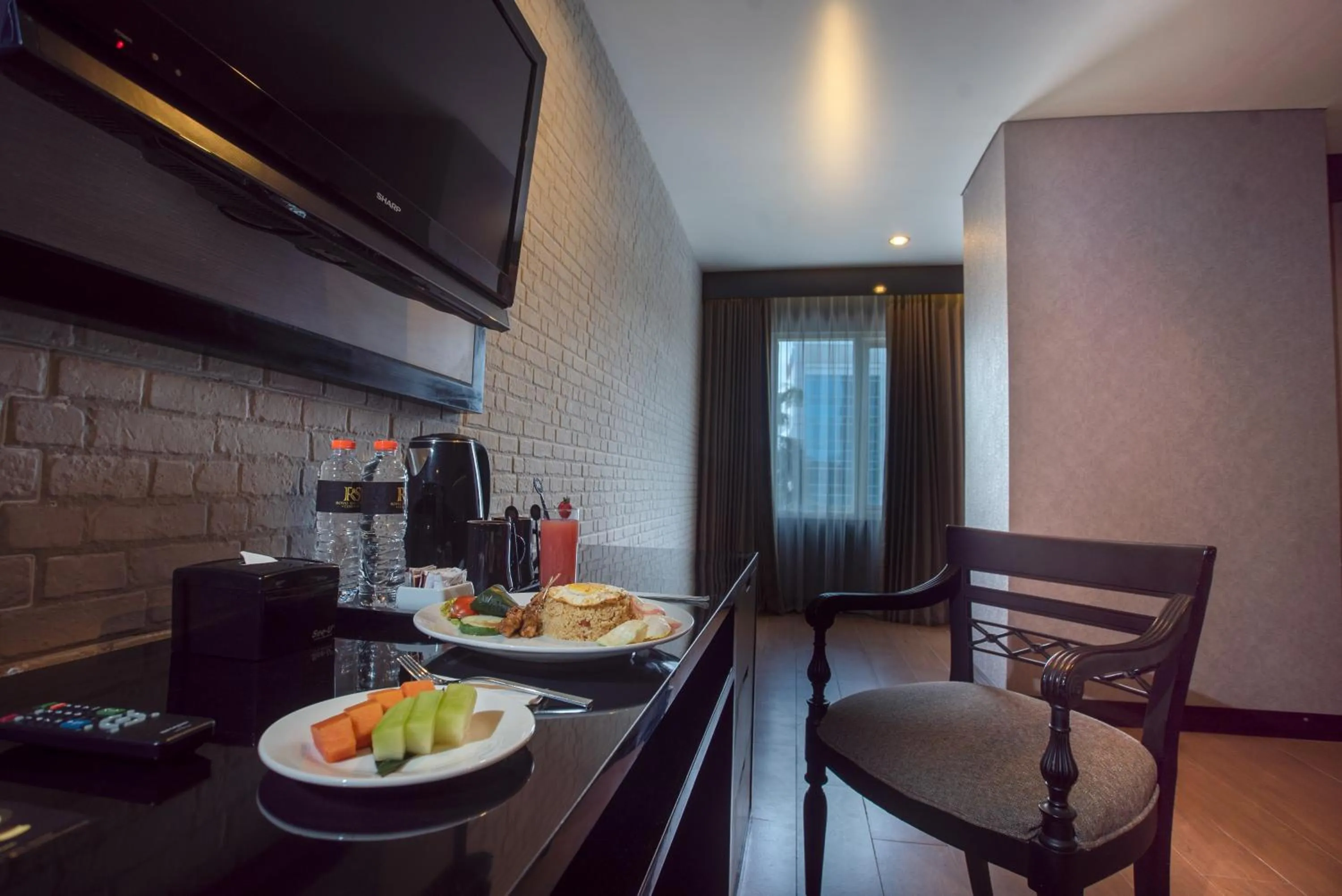 Food in Royal Regantris Cendana