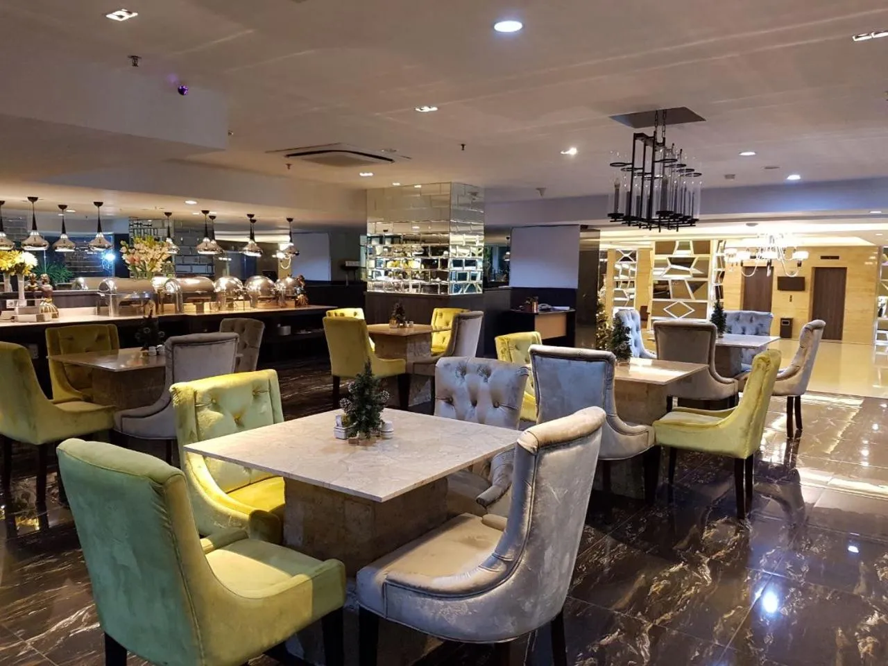 Dining area in Royal Regantris Cendana