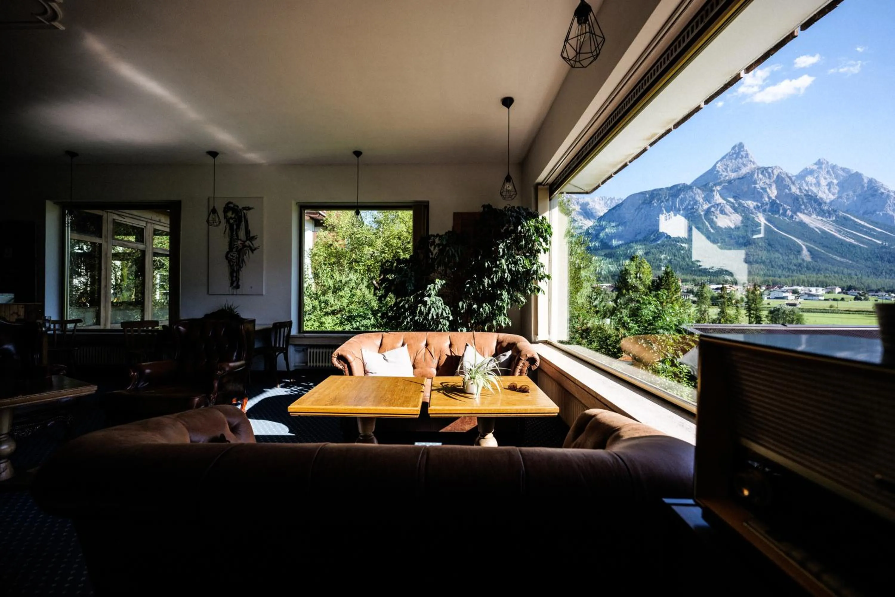 Living room in Mellow Mountain Hostel