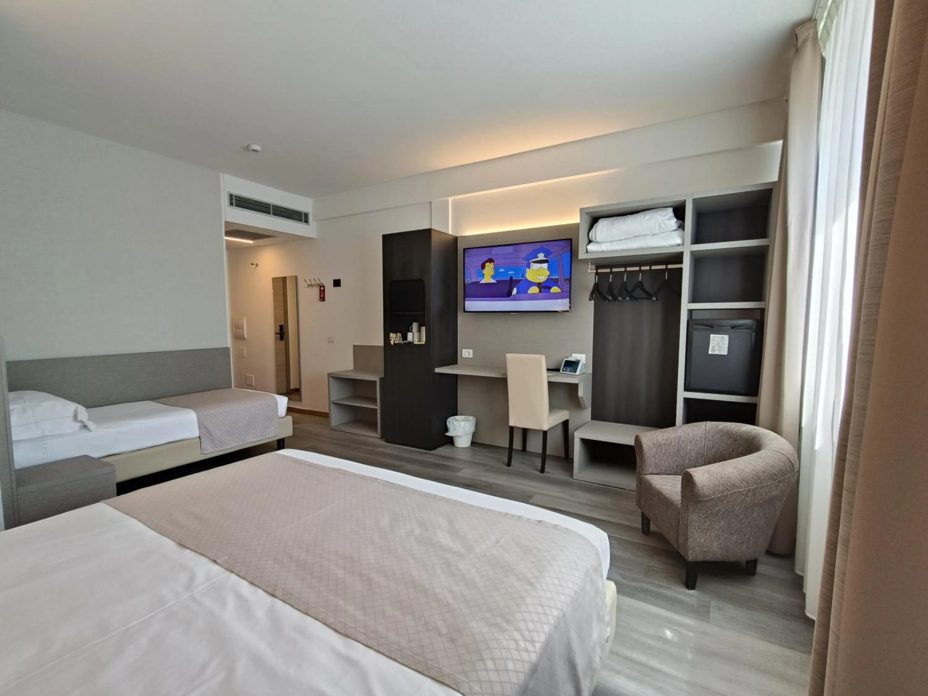 Bedroom, Bed in Hotel President