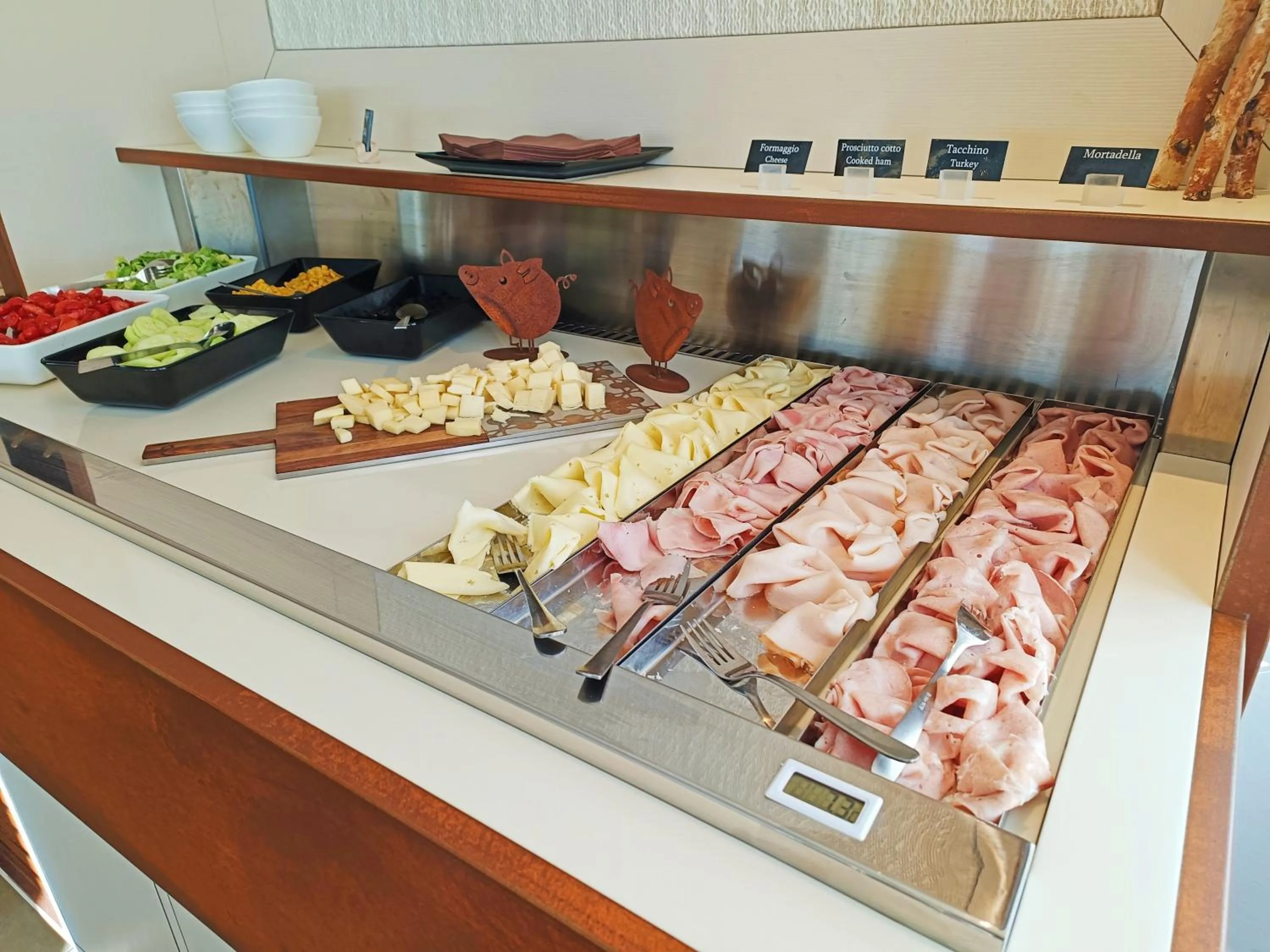 Buffet breakfast in Hotel President