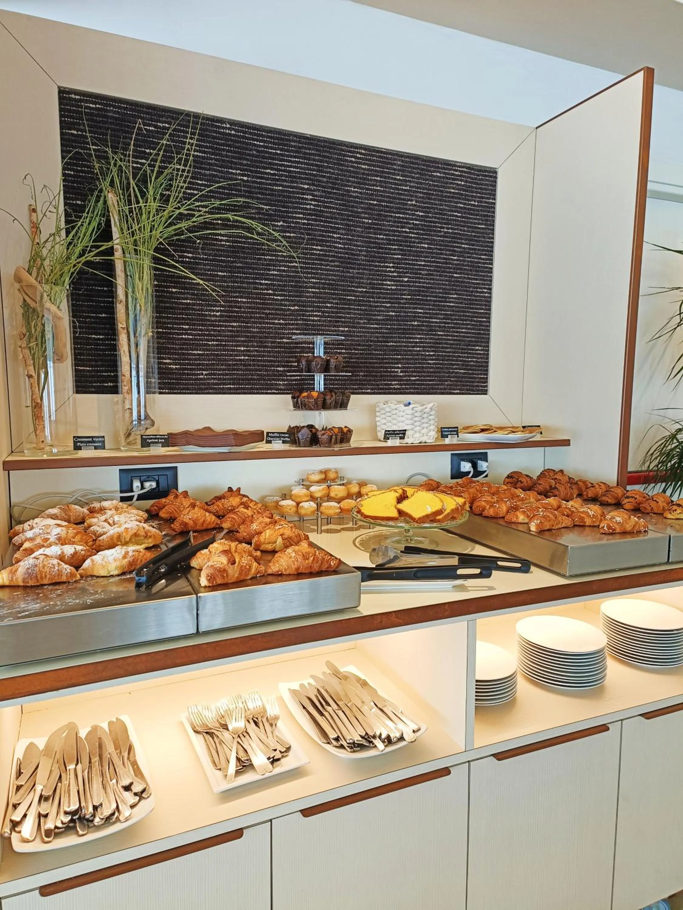 Breakfast in Hotel President