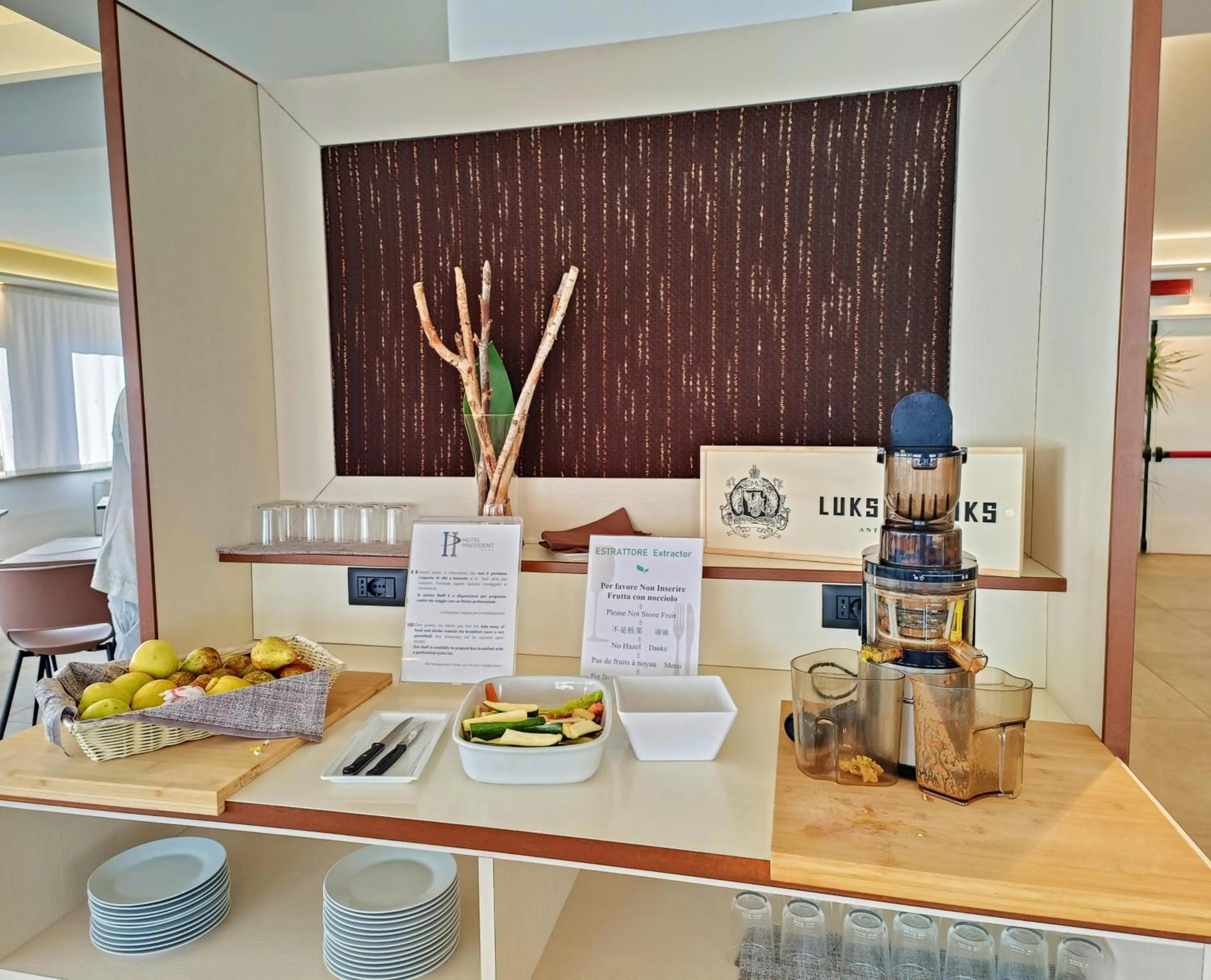 Breakfast in Hotel President