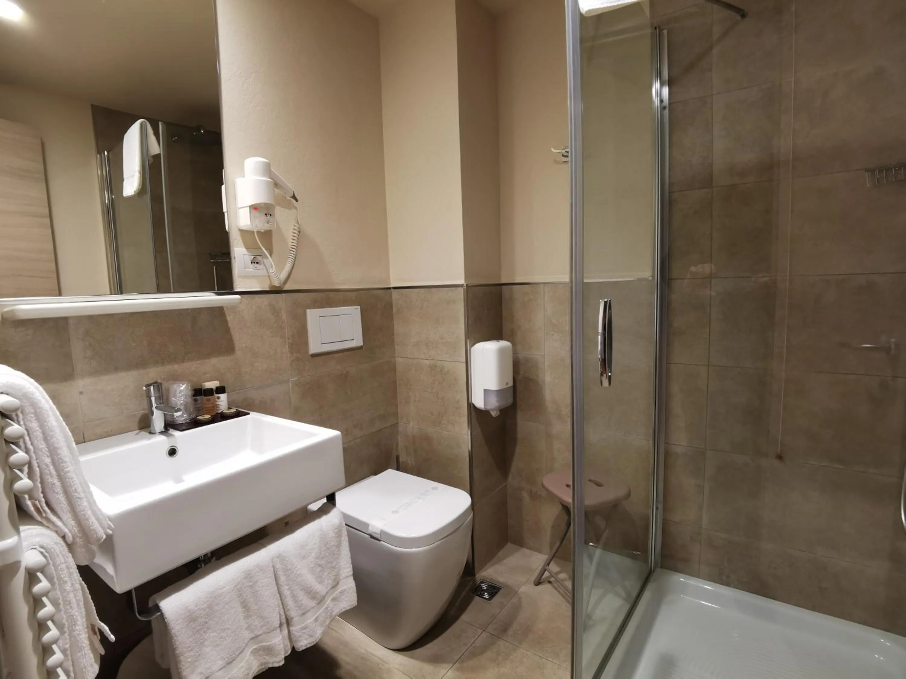 Bathroom in Hotel President