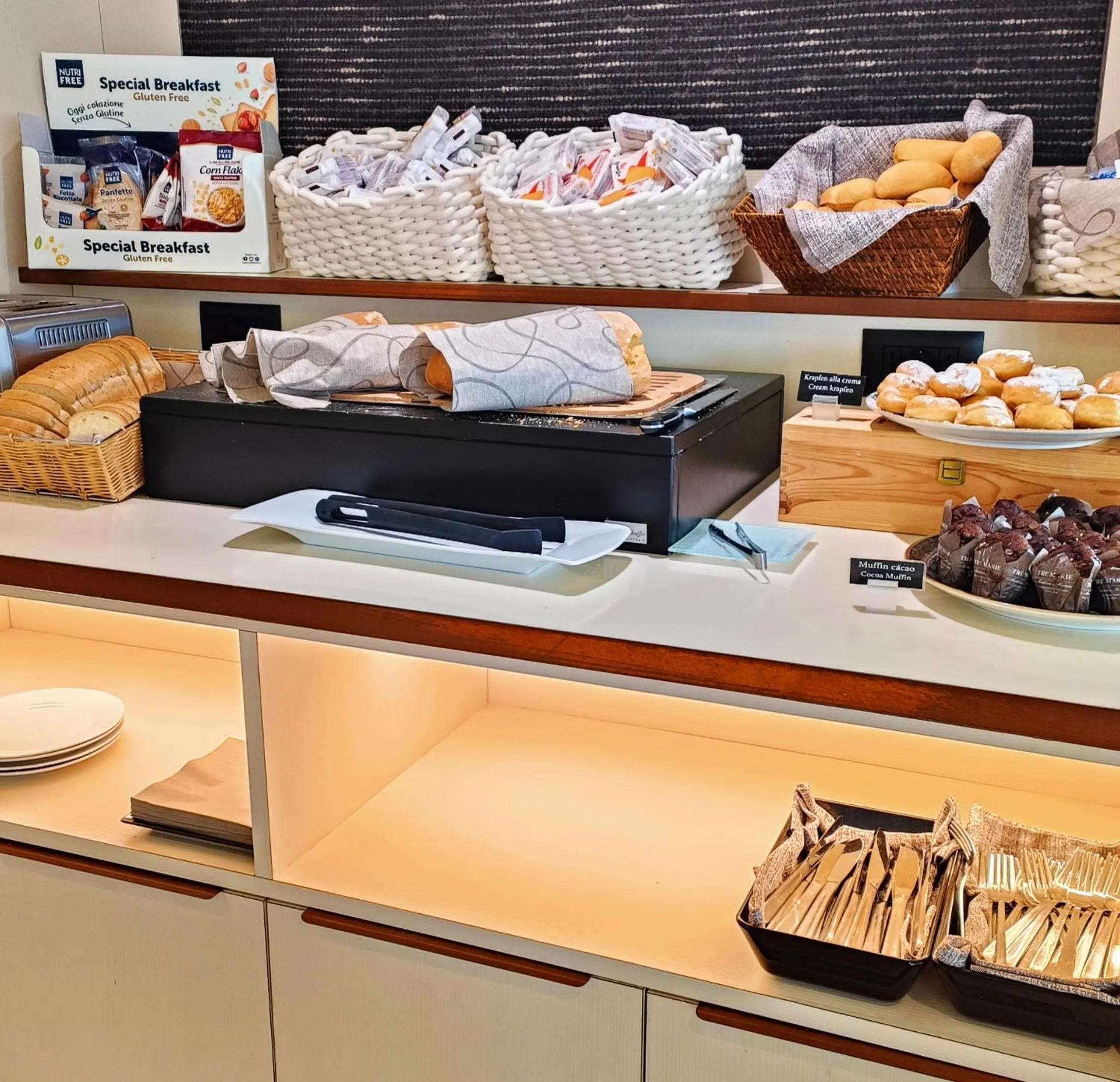 Breakfast in Hotel President