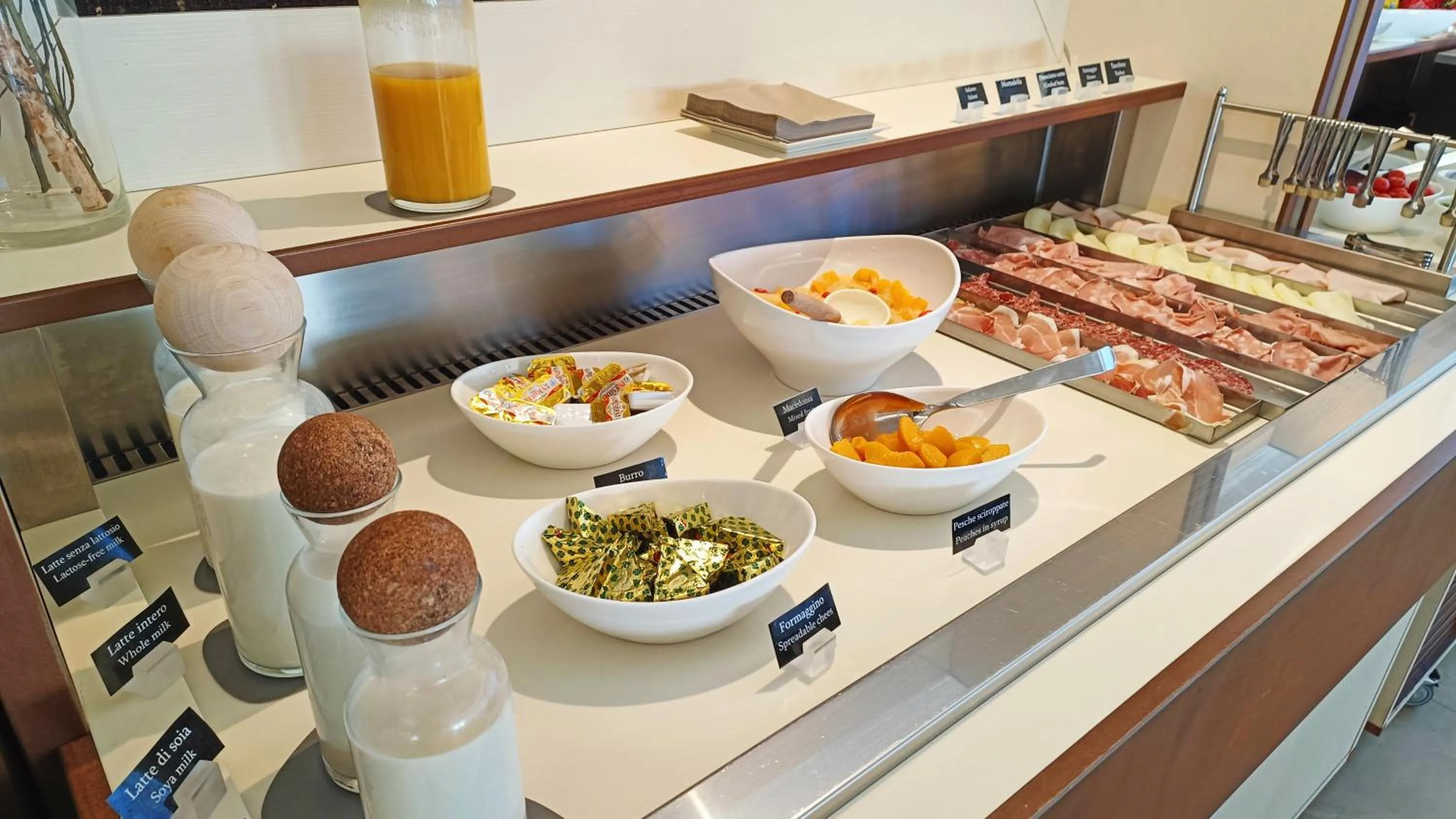 Breakfast in Hotel President