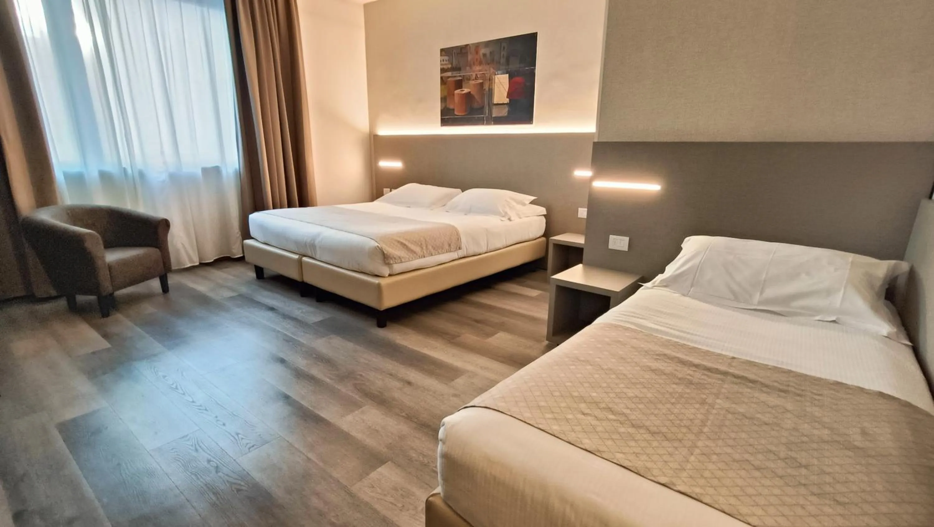 Bedroom, Bed in Hotel President