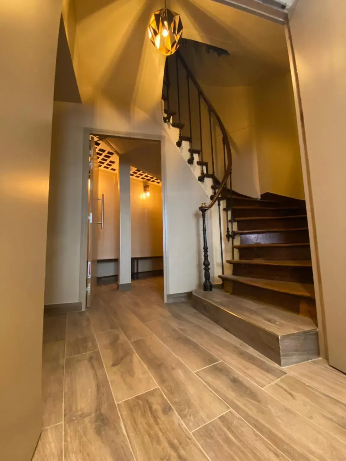 Facade/entrance in Angleterre Hotel Facade/entrance in Angleterre Hotel