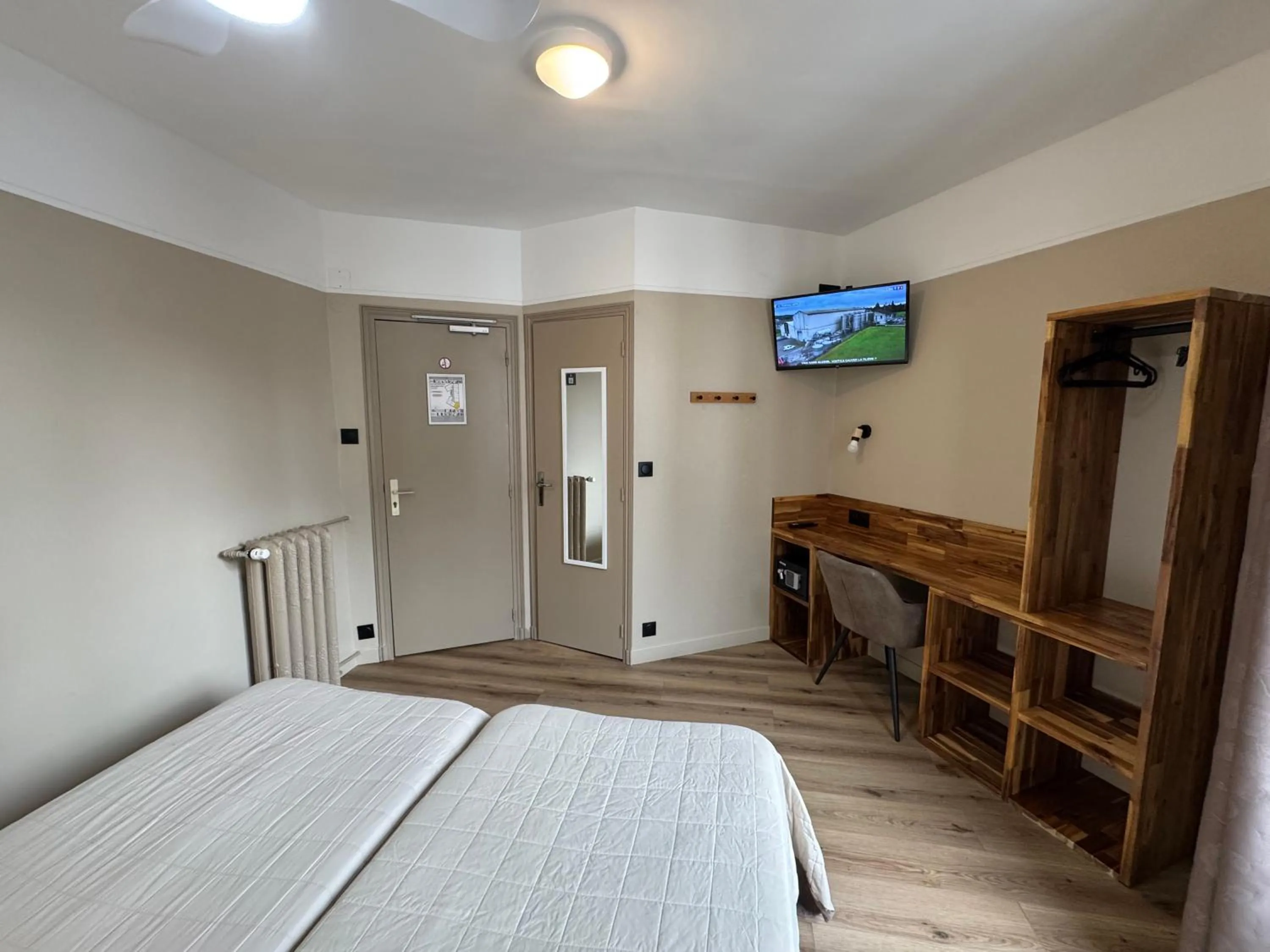 Bedroom, Bed in Angleterre Hotel