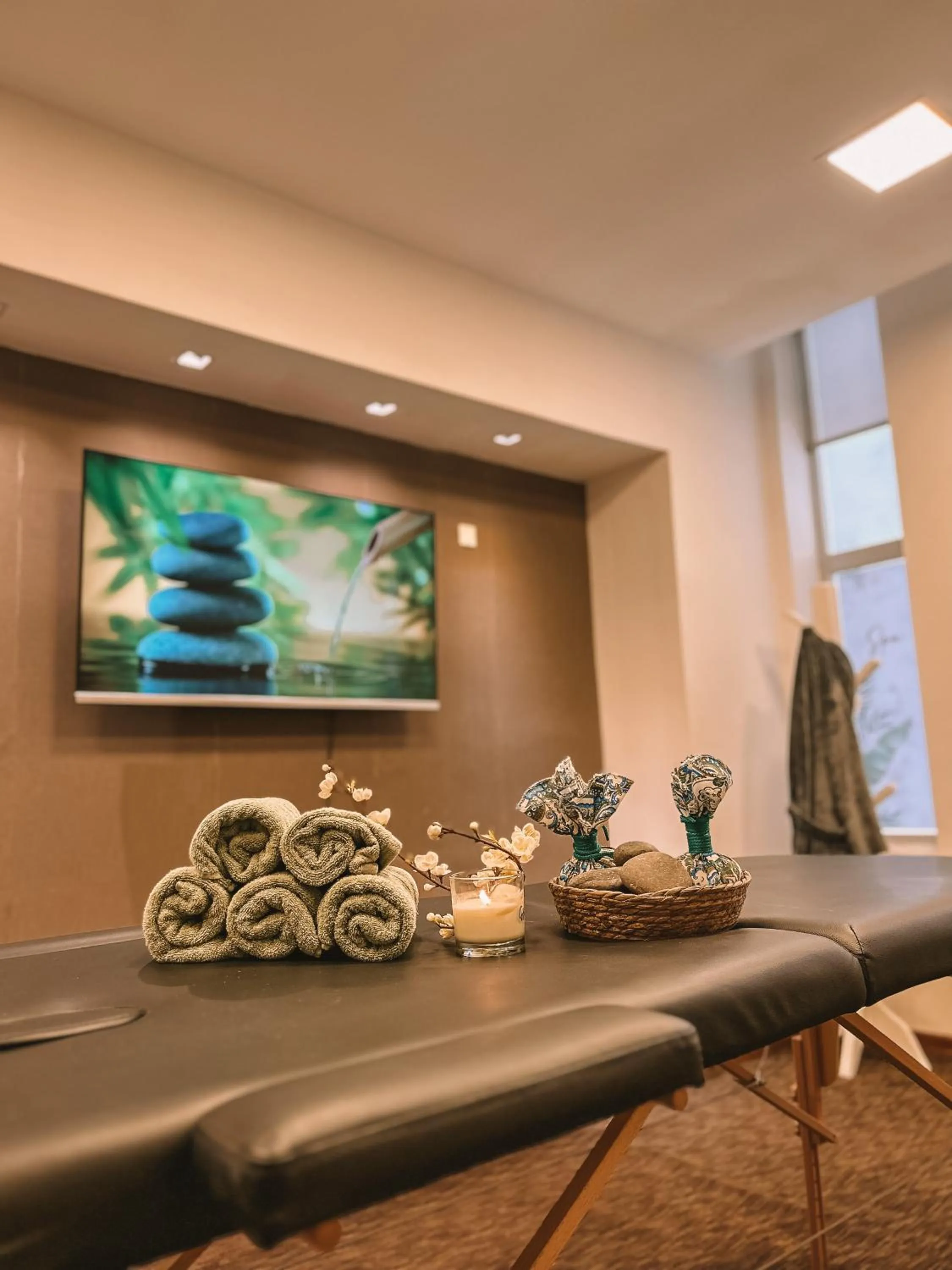 Massage in Howard Johnson San Francisco