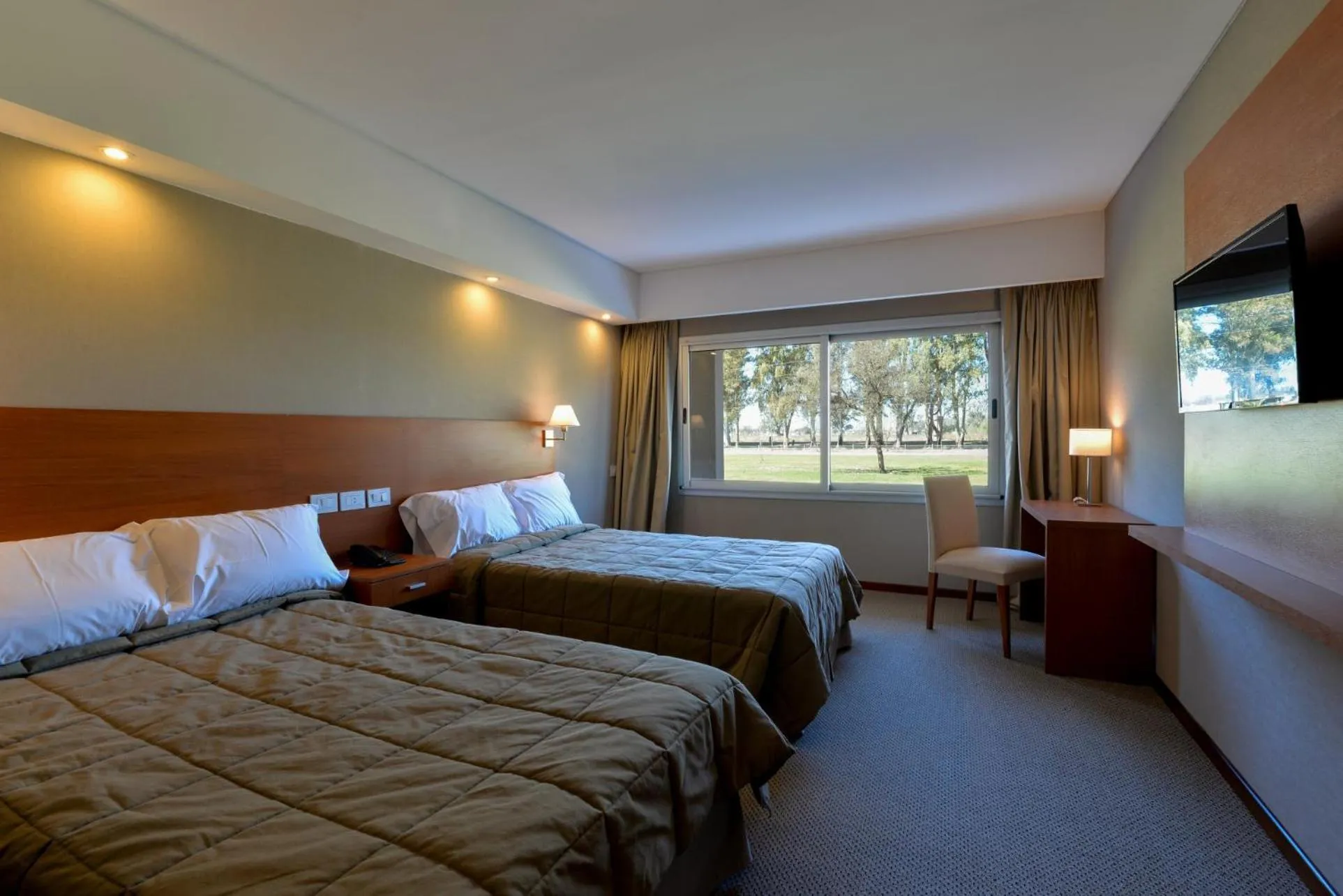 Bed in Howard Johnson San Francisco