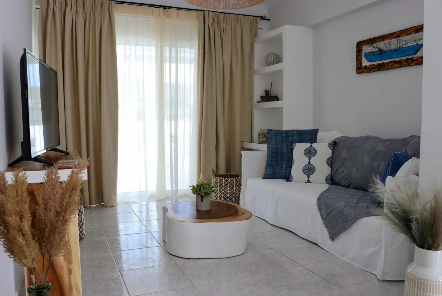 Living room in Grand Bleu Apartments & Villas