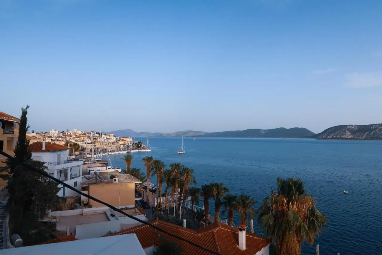 Grand Bleu Apartments & Villas