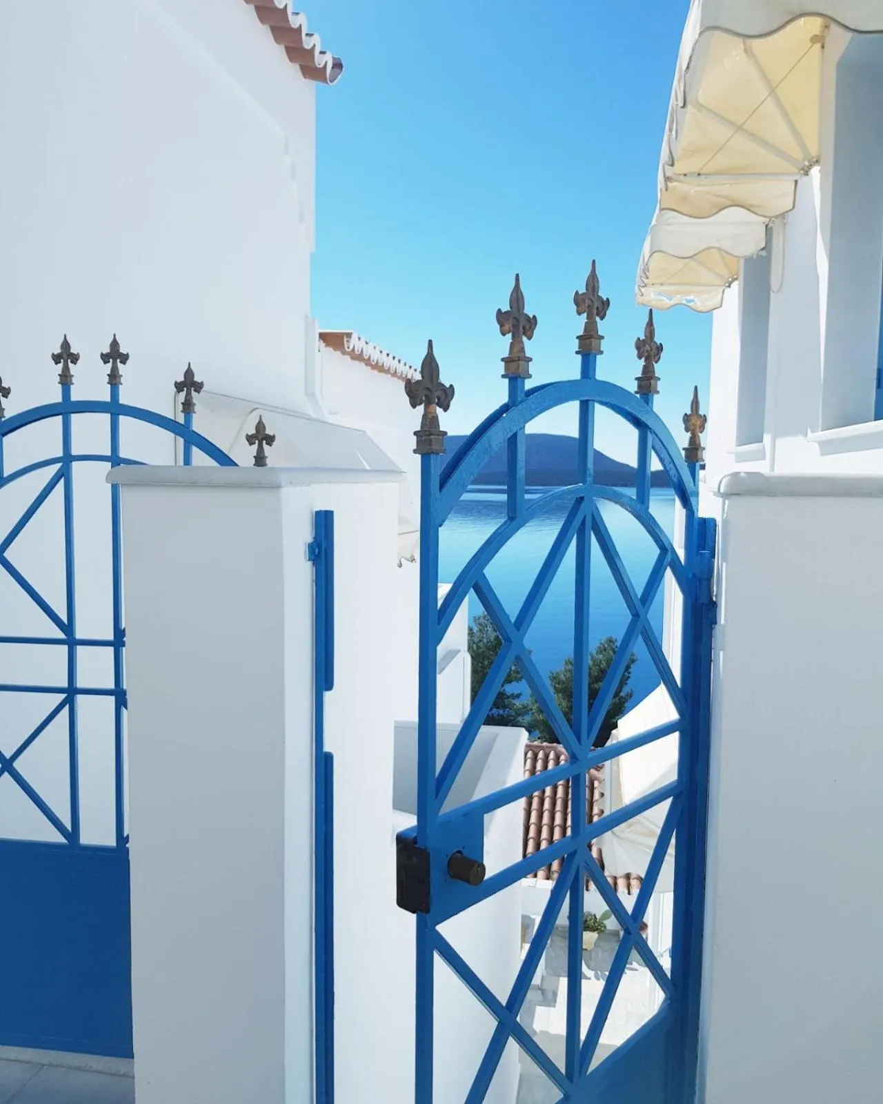 Facade/entrance in Grand Bleu Apartments & Villas