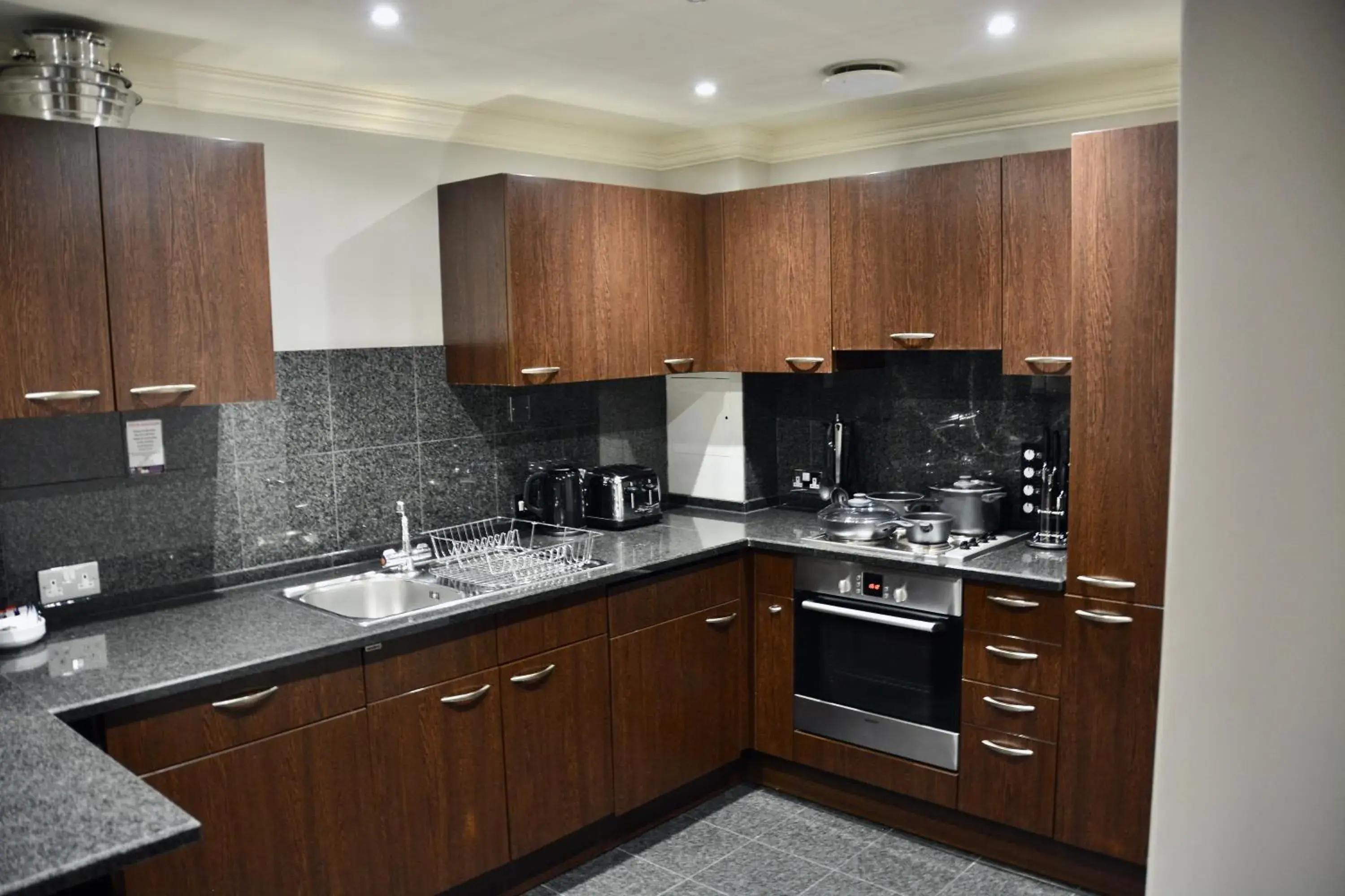 Kitchen or kitchenette, Kitchen/Kitchenette in Sanctum International Serviced Apartments