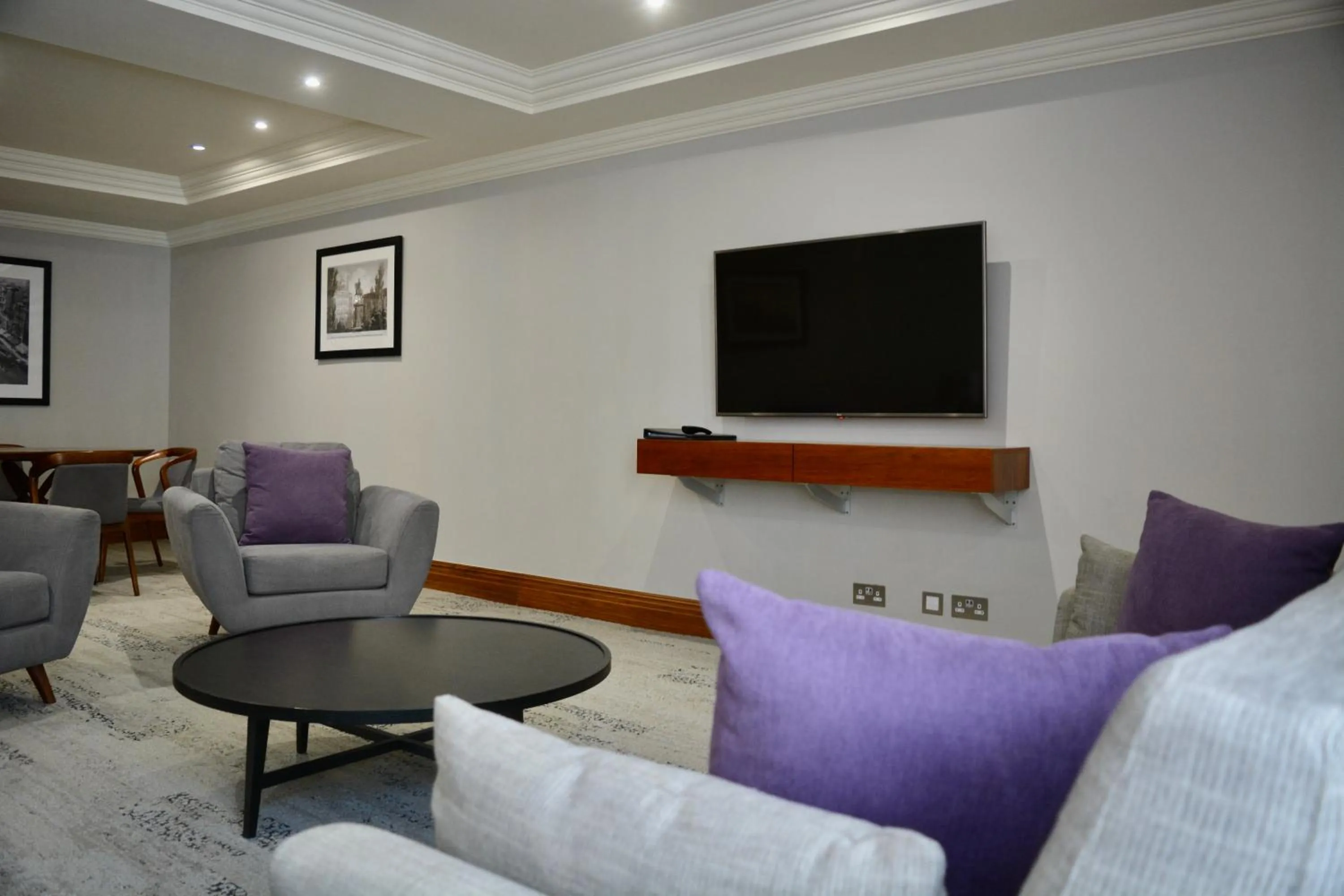 TV and multimedia in Sanctum Maida Vale