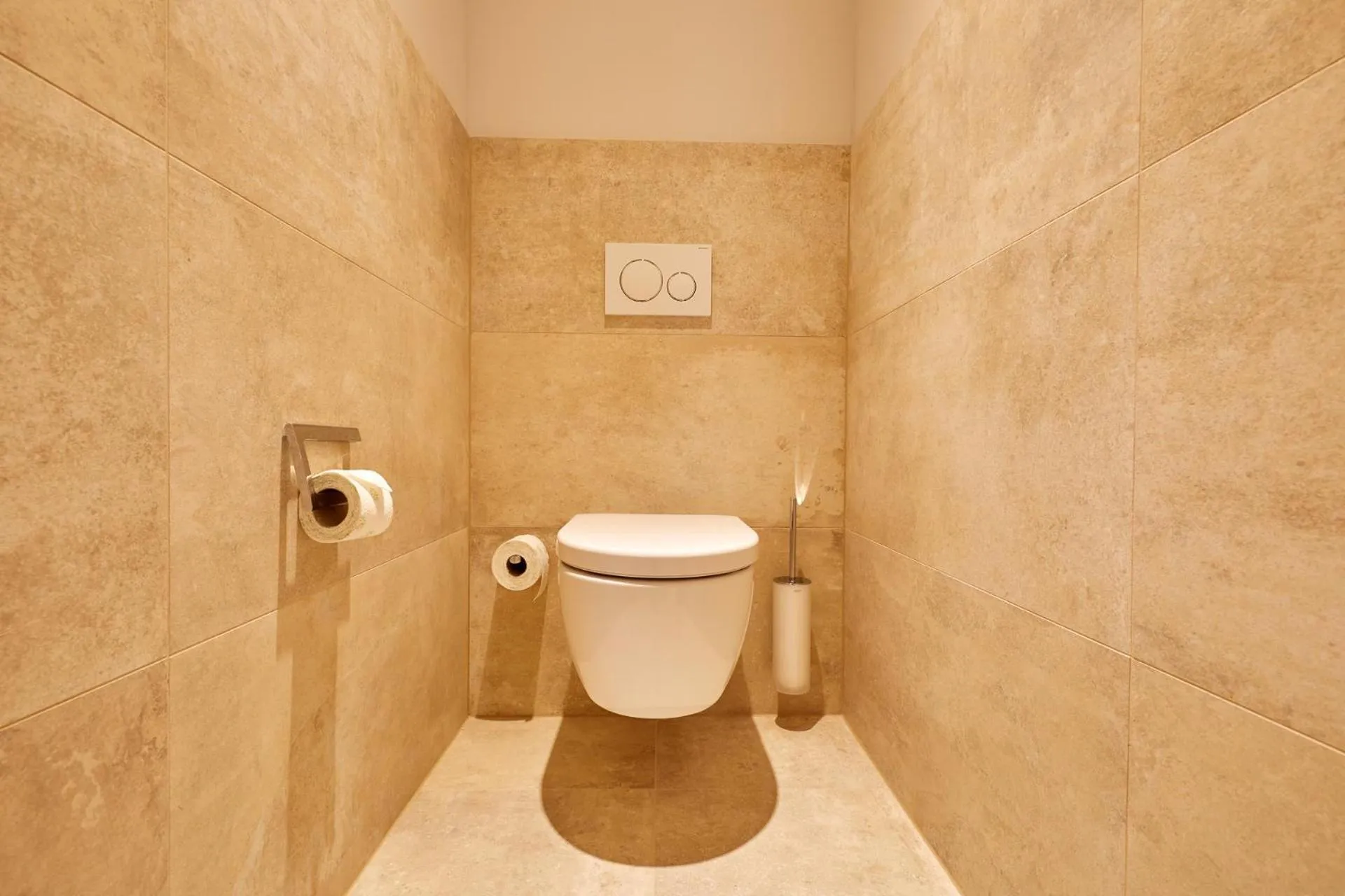 Toilet in Hotel Rittergut Stoermede