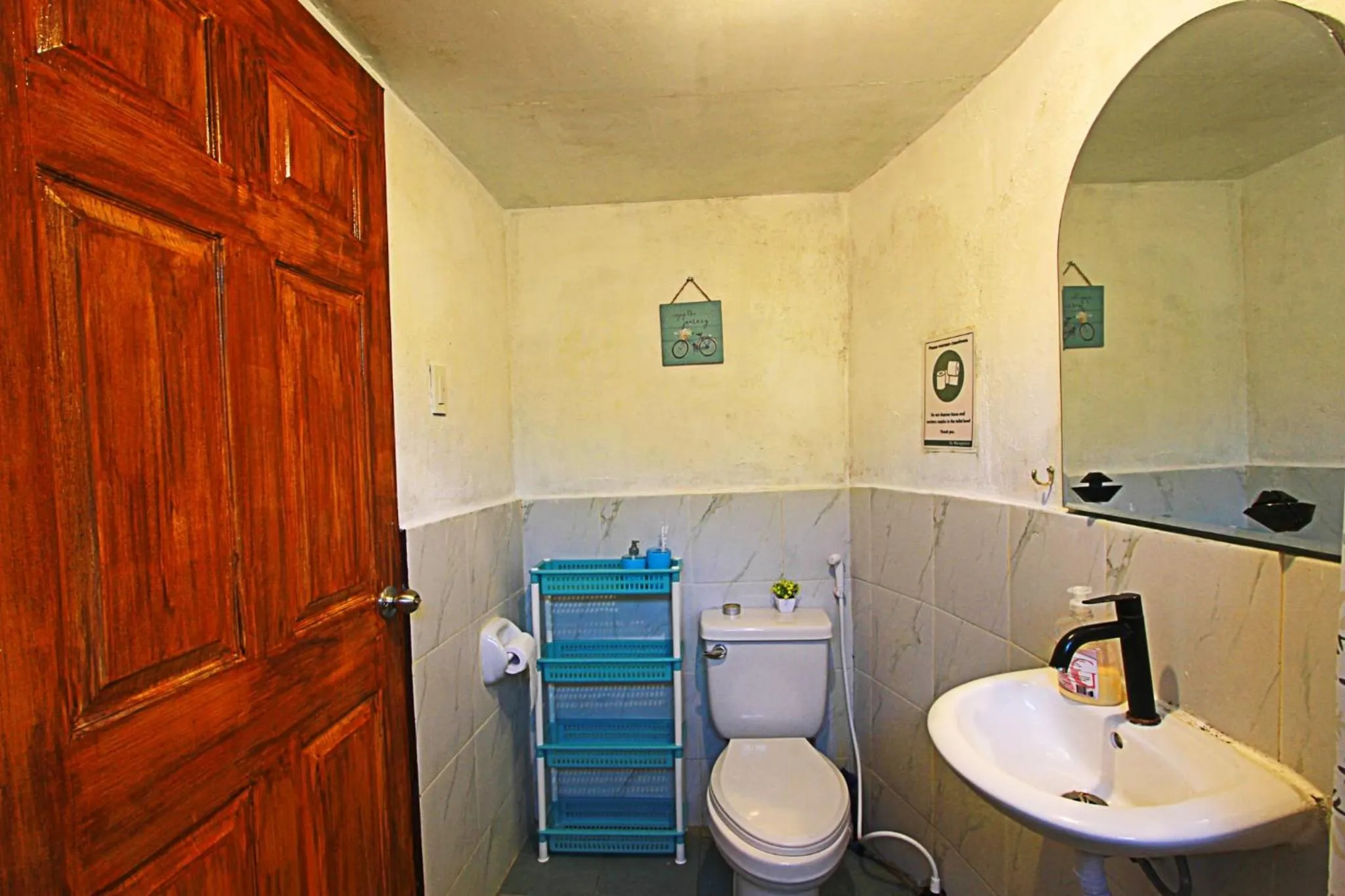 Bathroom in Adriana's Place Tropical Guesthouse