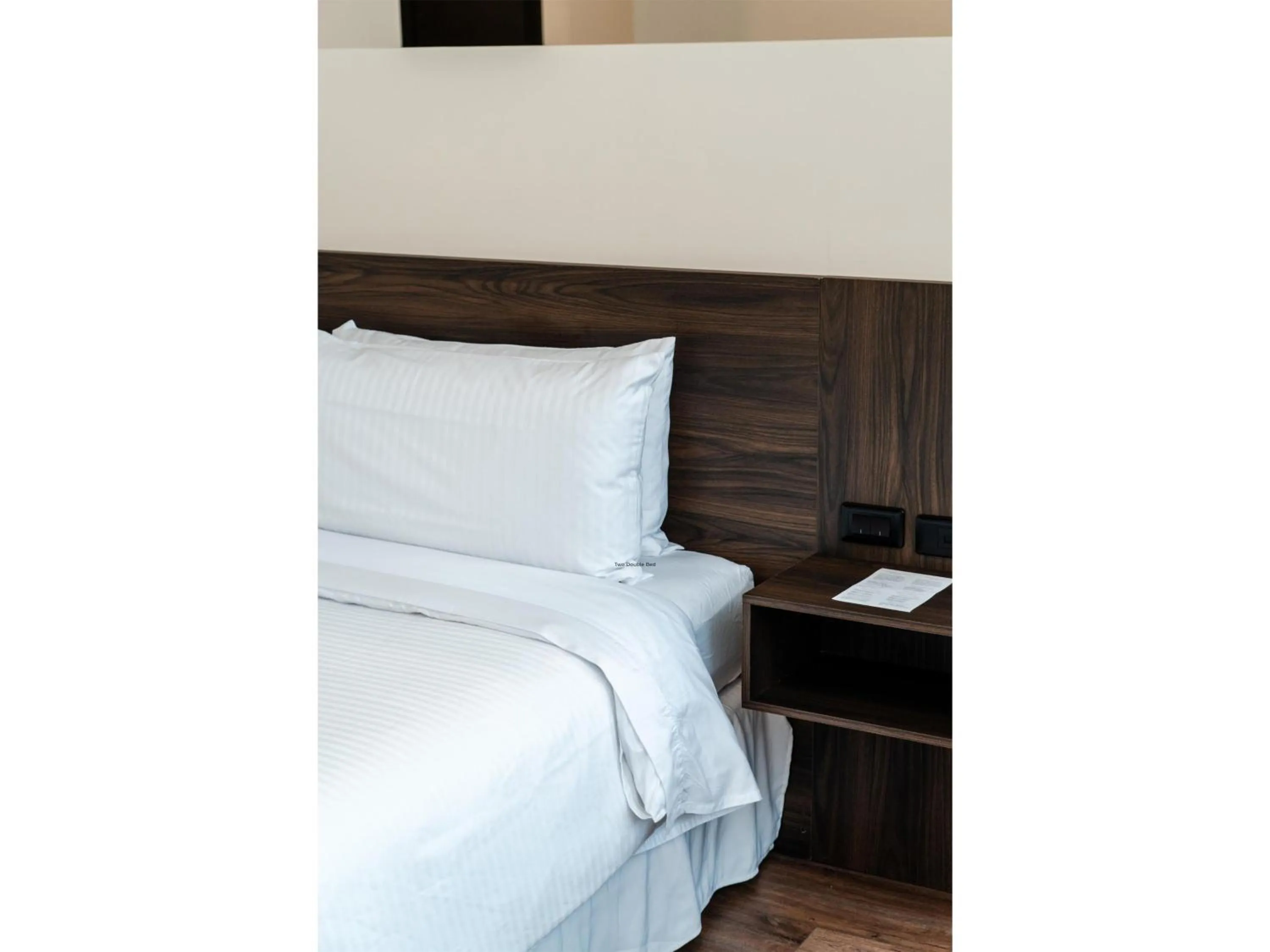 Photo of the whole room, Bed in Best Western Plus Hotel San Diego