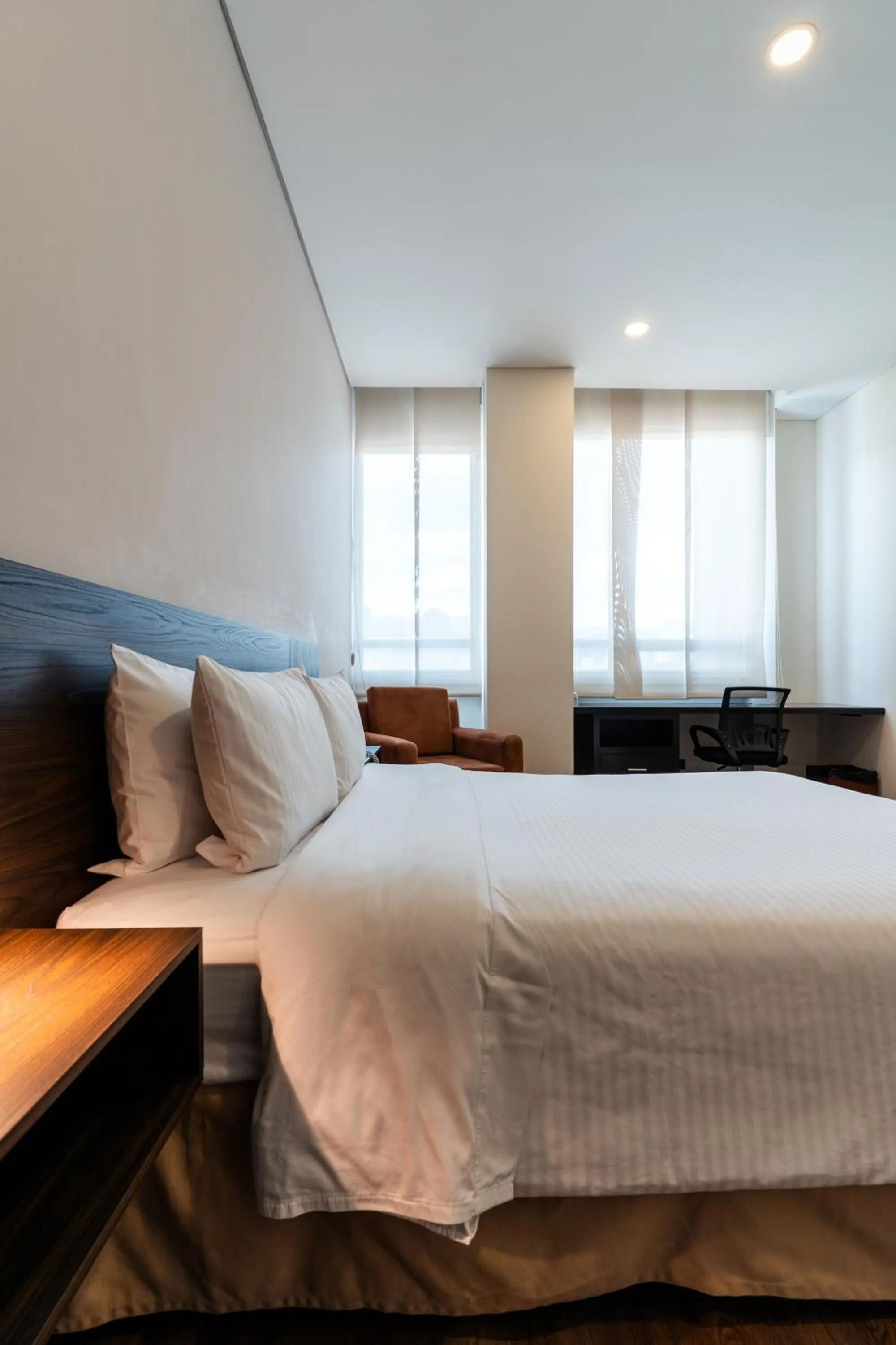 Photo of the whole room, Bed in Best Western Plus Hotel San Diego