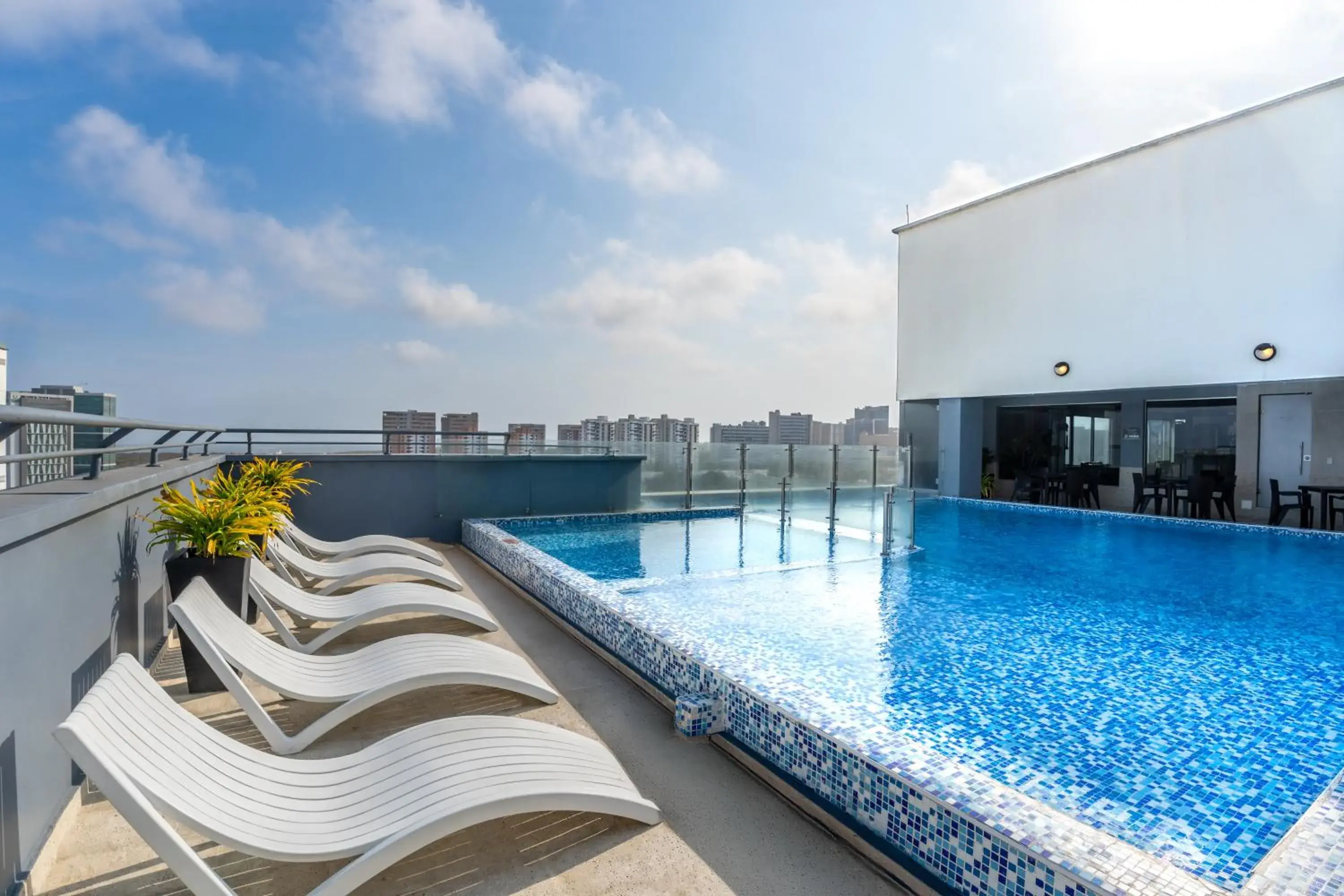 Swimming pool in GHL Hotel Barranquilla Swimming pool in GHL Hotel Barranquilla