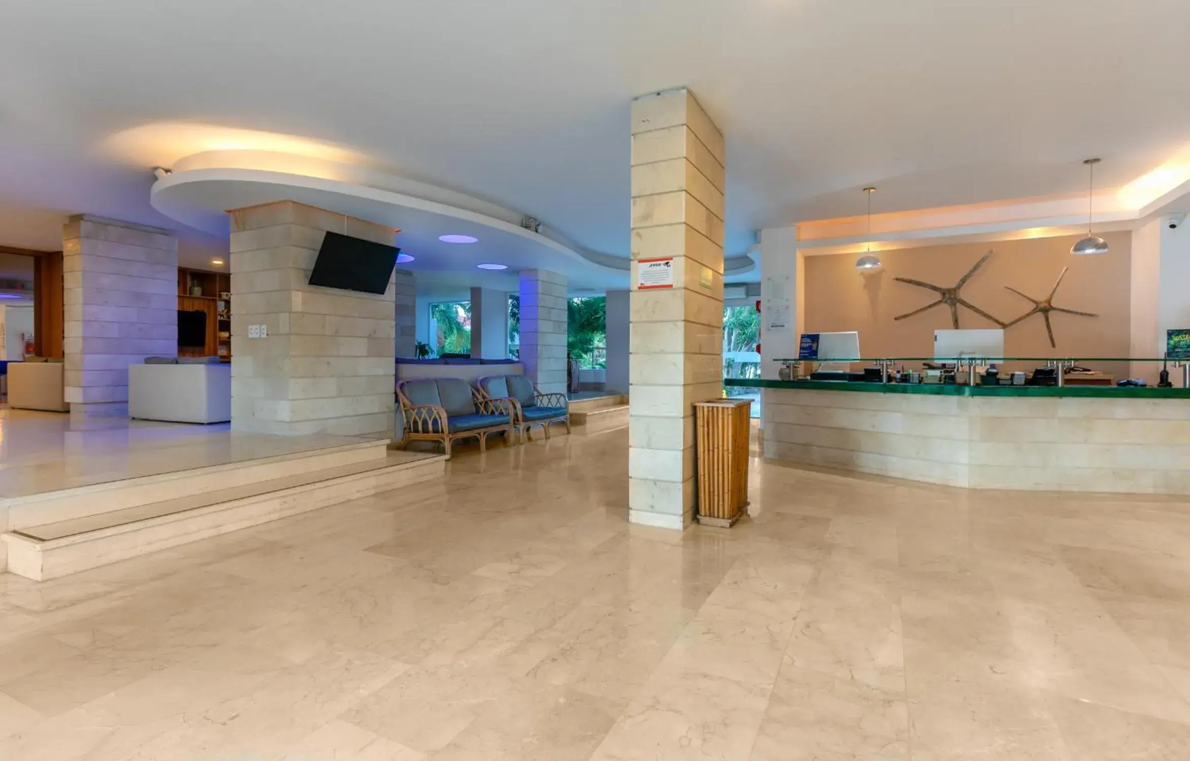 Living room in GHL Relax Hotel Costa Azul Living room in GHL Relax Hotel Costa Azul