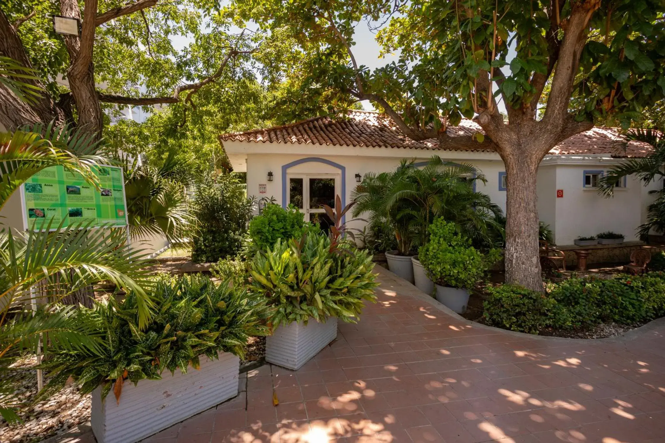 Property building in GHL Relax Hotel Costa Azul Property building in GHL Relax Hotel Costa Azul