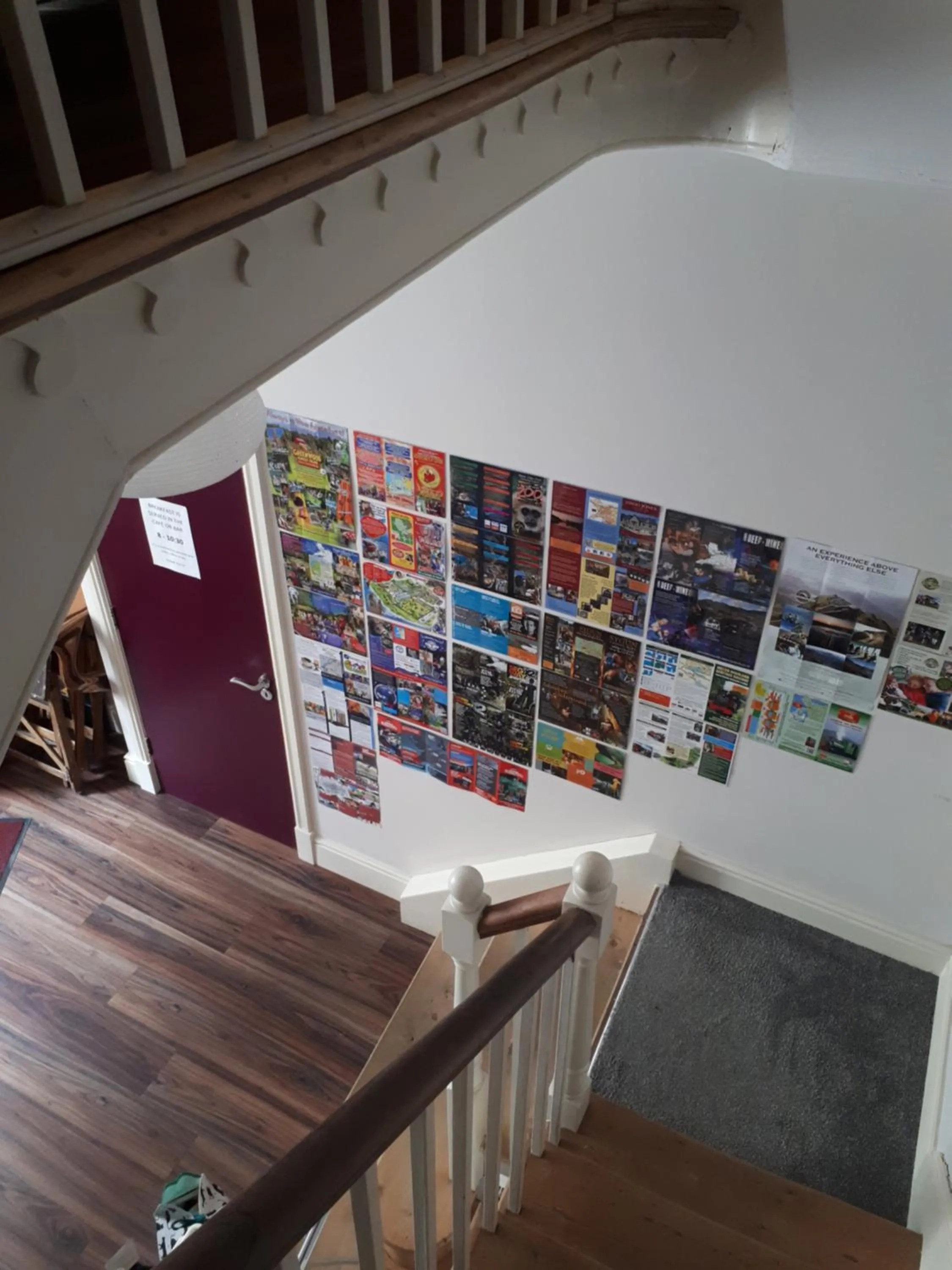 Ty Glyndwr Bunkhouse, Bar and cafe