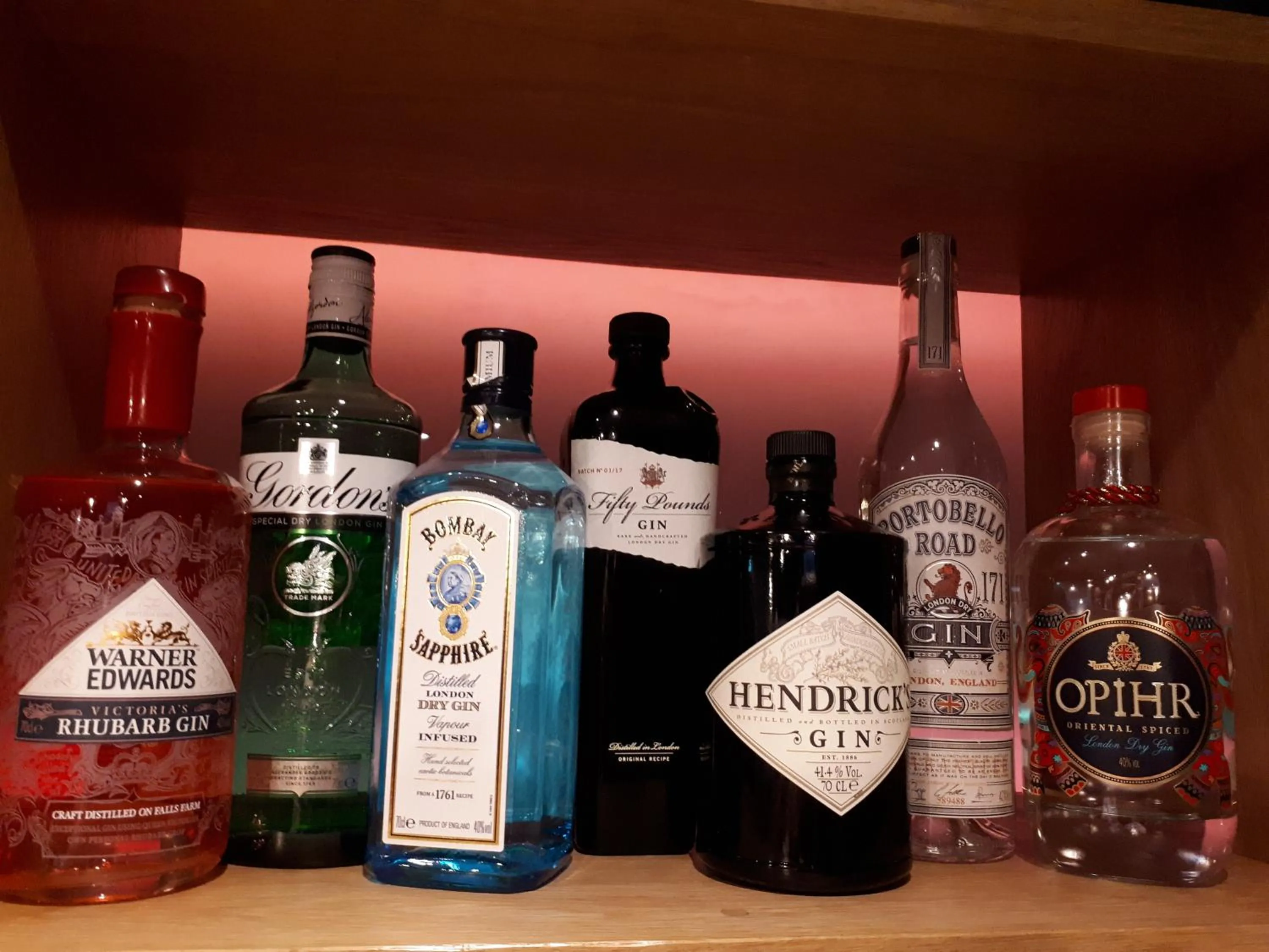 Alcoholic drinks in Ty Glyndwr Bunkhouse, Bar and cafe