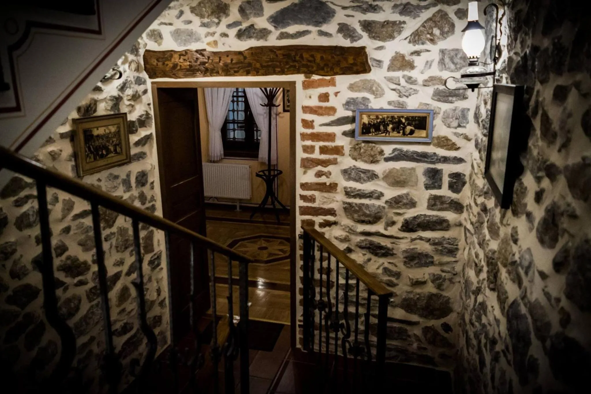 Restaurant/places to eat in The House of the Miyaks