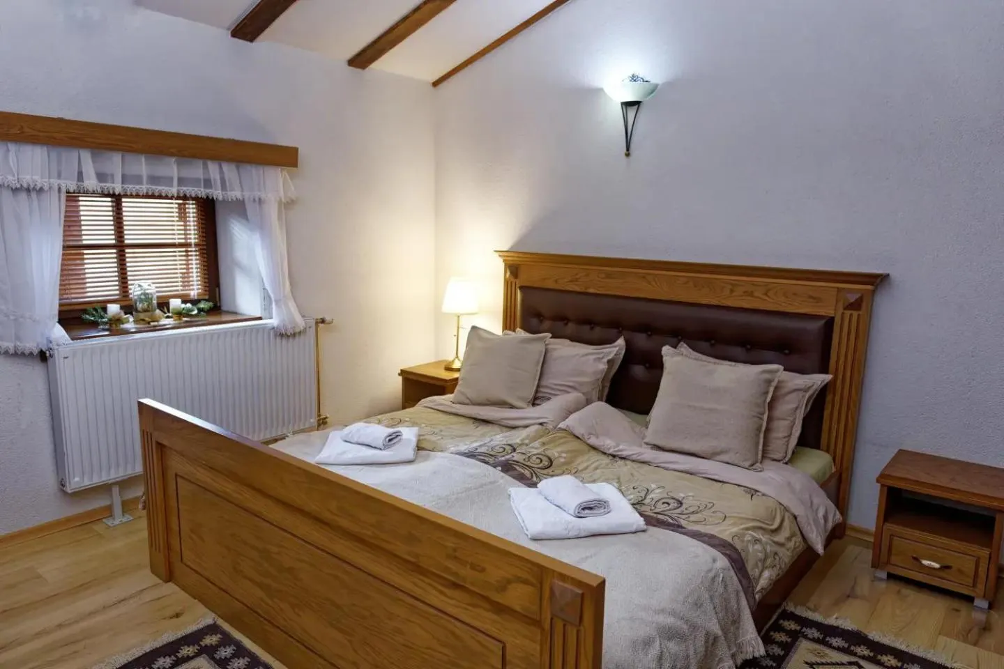 Photo of the whole room, Bed in The House of the Miyaks