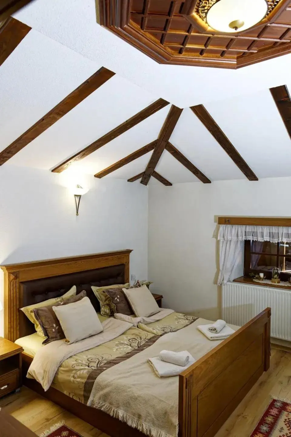 Photo of the whole room, Bed in The House of the Miyaks