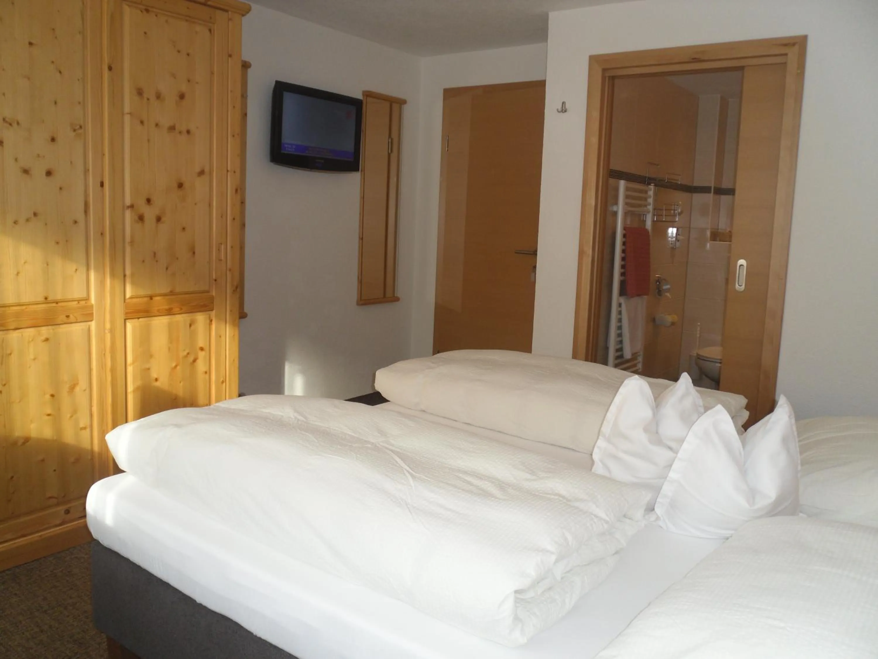 Toilet, Bed in Grünwaldhof