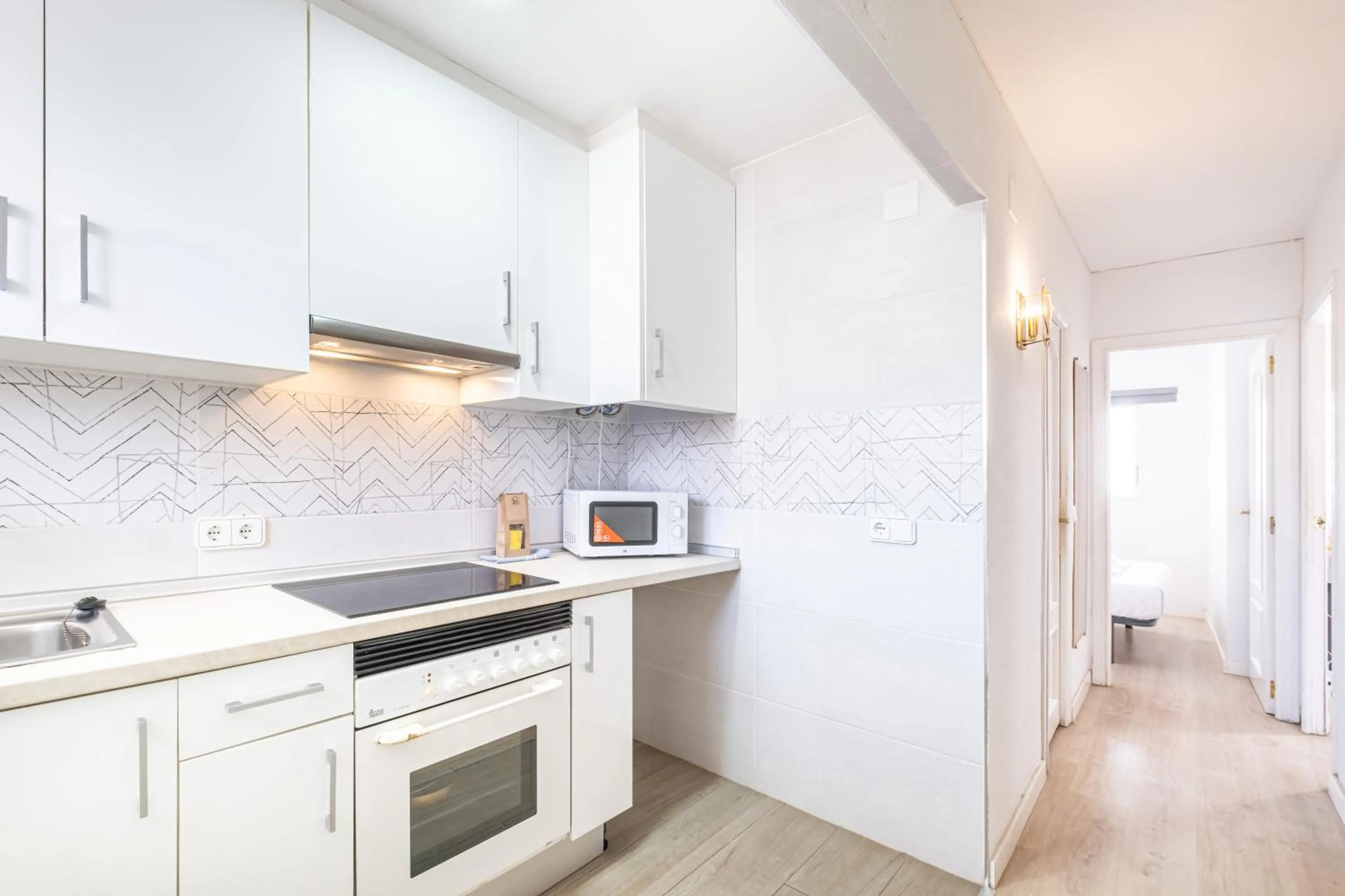 Kitchen or kitchenette in Donna II 7-32 Apartment Levante Beach-Old Town