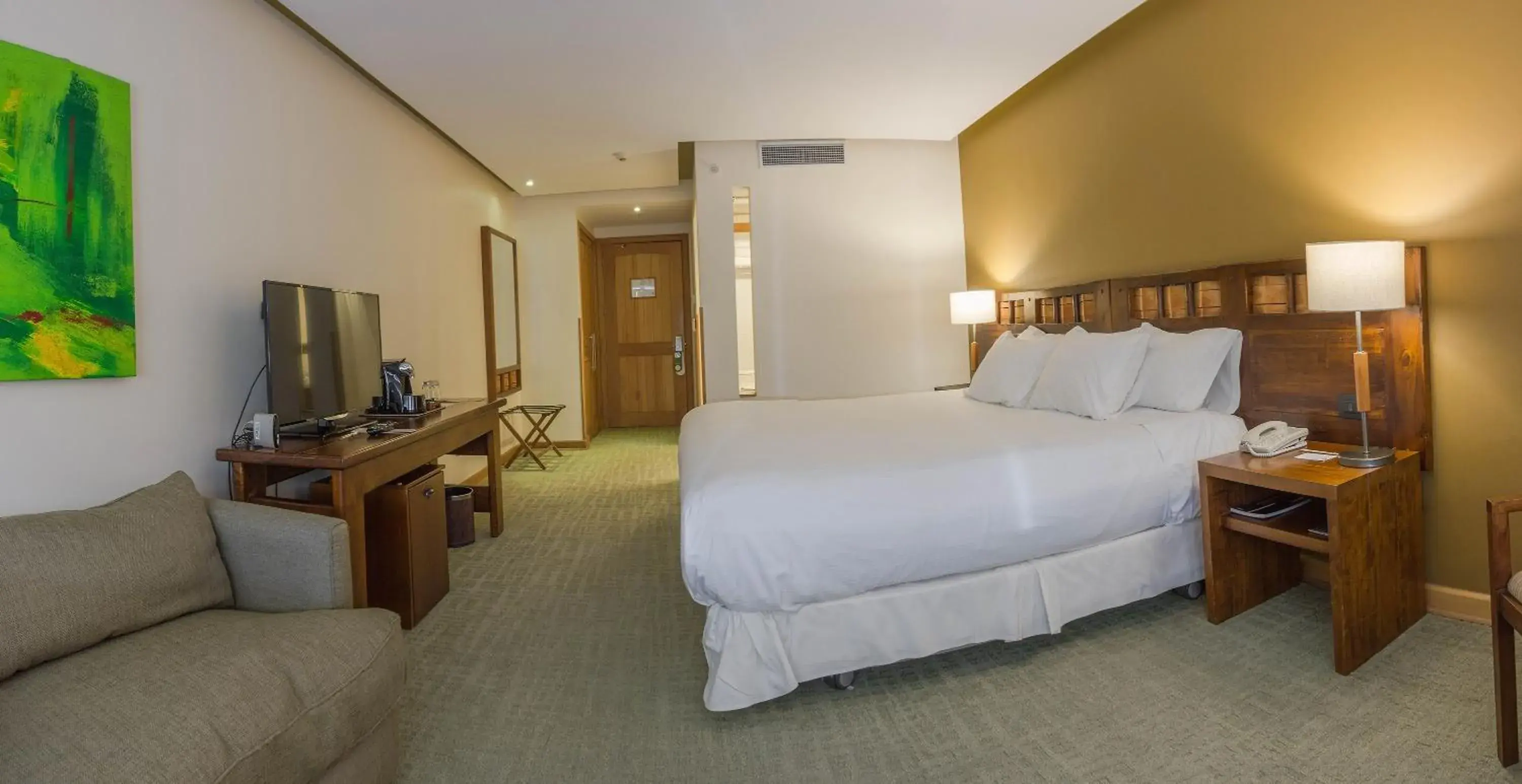 Photo of the whole room, Bed in Wyndham Puerto Varas Pettra Photo of the whole room, Bed in Wyndham Puerto Varas Pettra