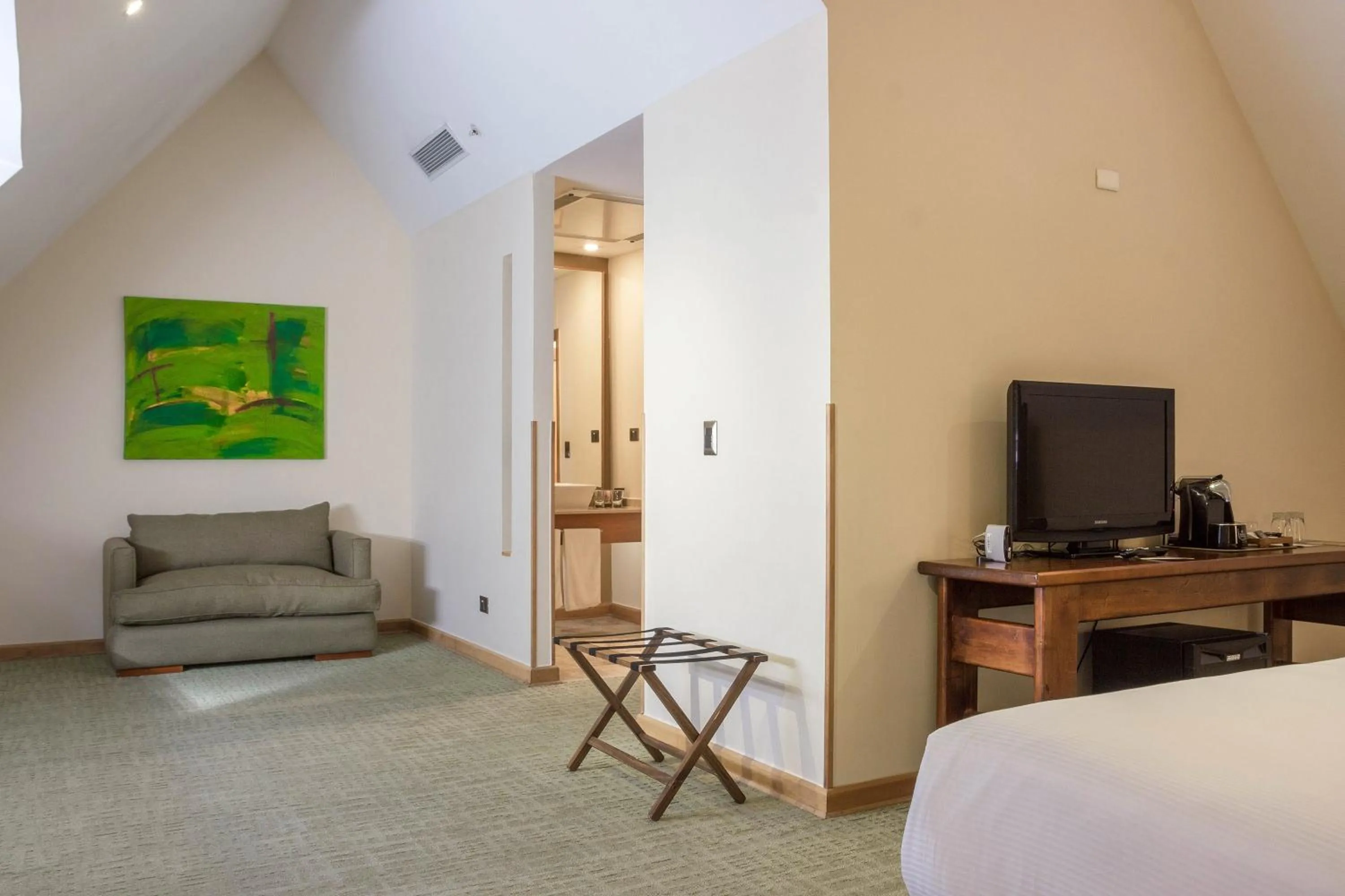 Bedroom, Bed in Wyndham Puerto Varas Pettra