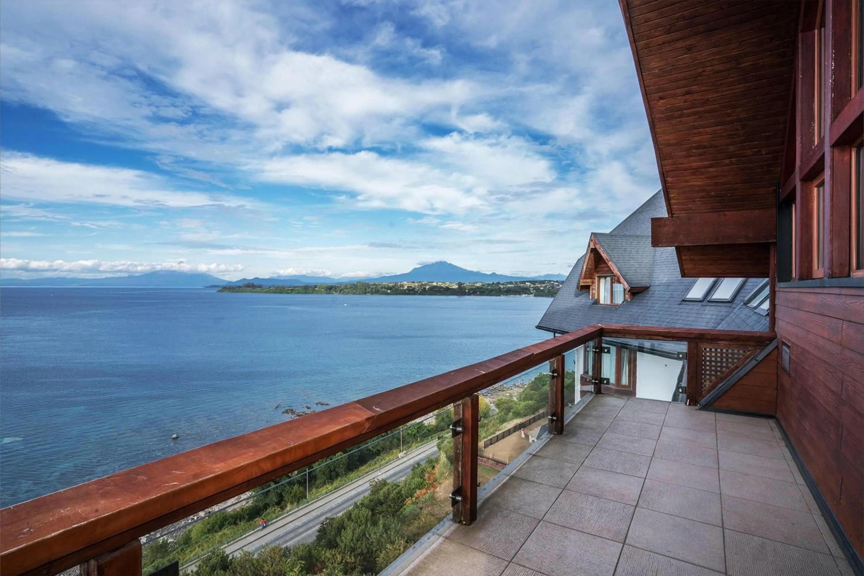 Balcony/Terrace in Wyndham Puerto Varas Pettra