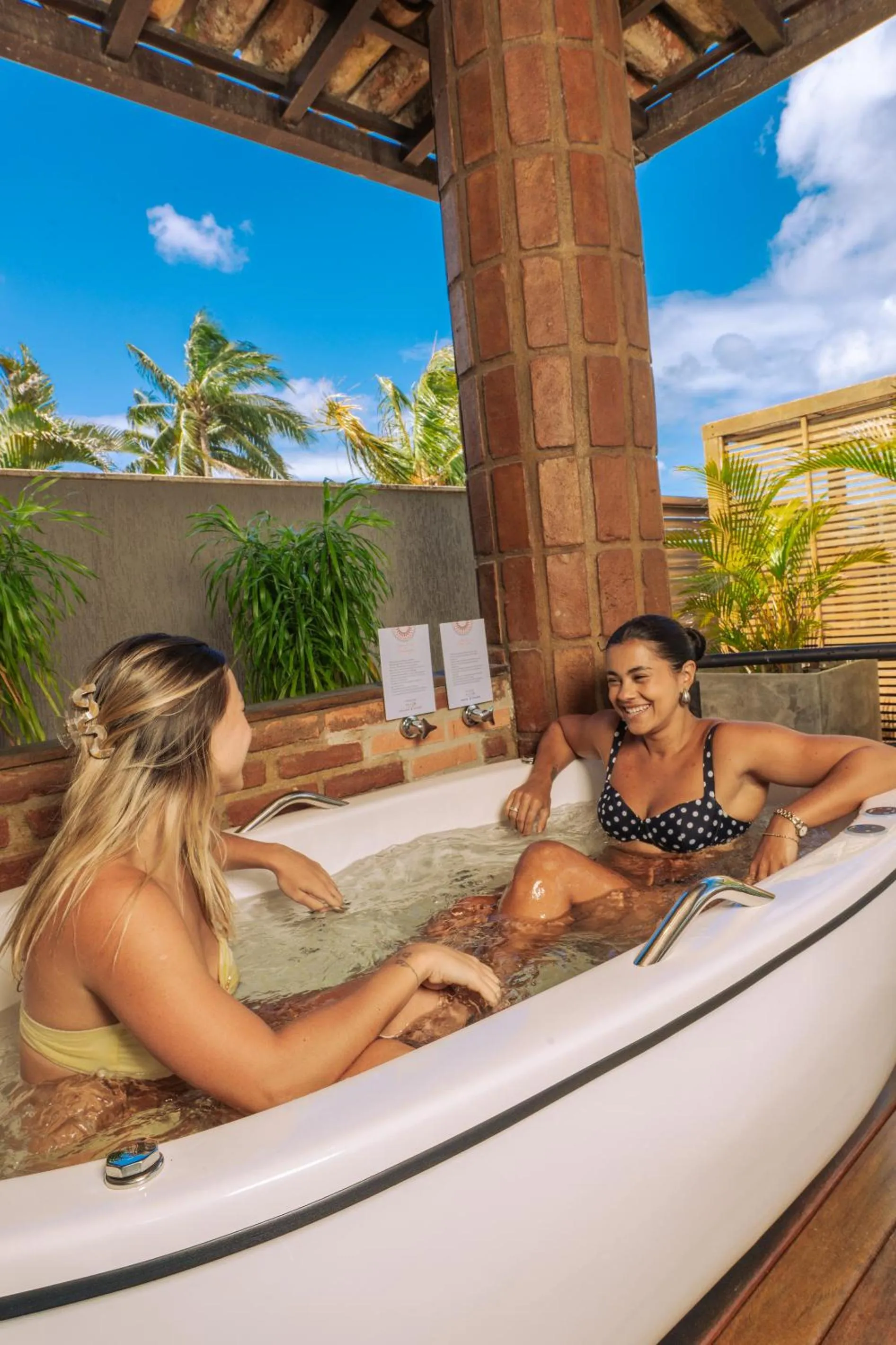 Hot Tub in Bravo Pousada Design