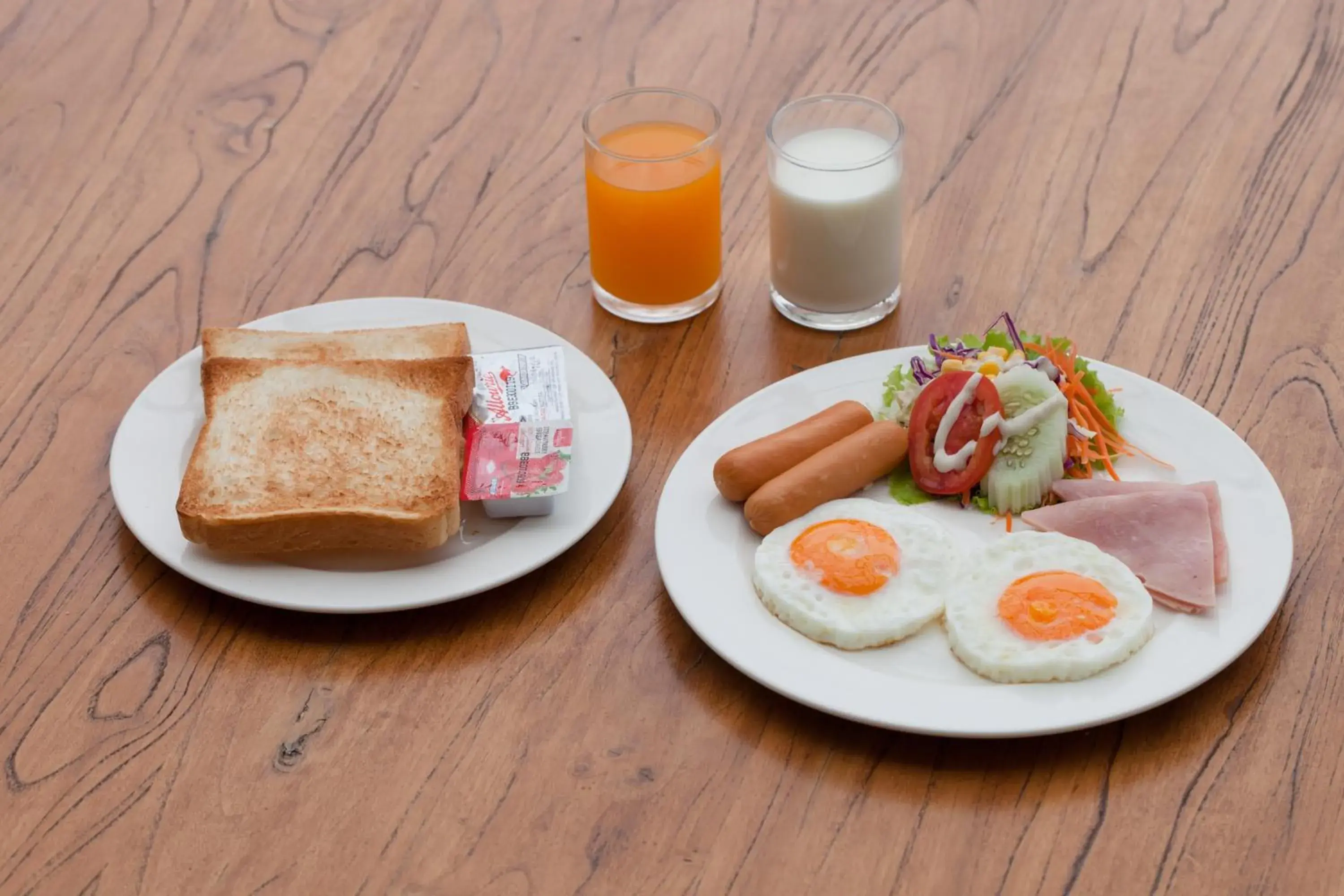 Food and drinks in Supicha Pool Access Hotel - SHA Plus Food and drinks in Supicha Pool Access Hotel - SHA Plus