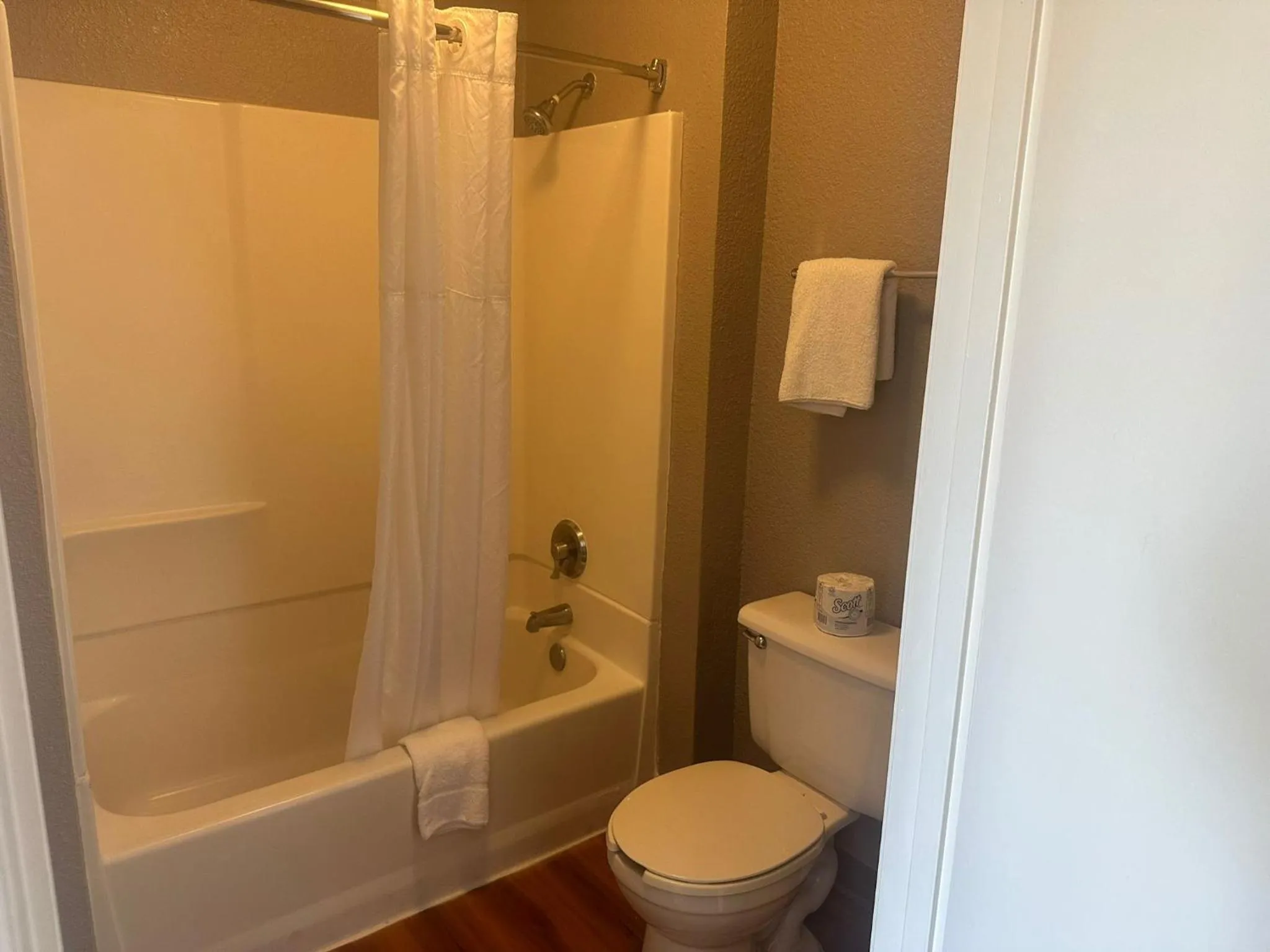 Bathroom in Motel 6-Ventura, CA - South