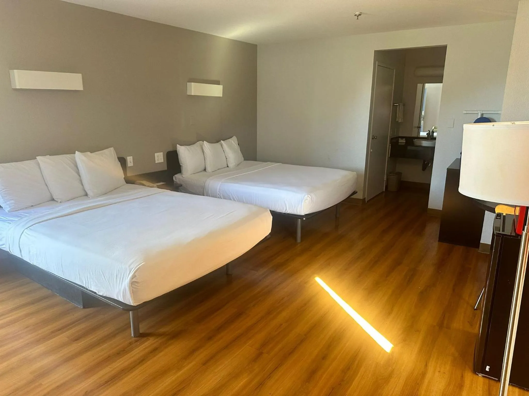 Bedroom, Bed in Motel 6-Ventura, CA - South