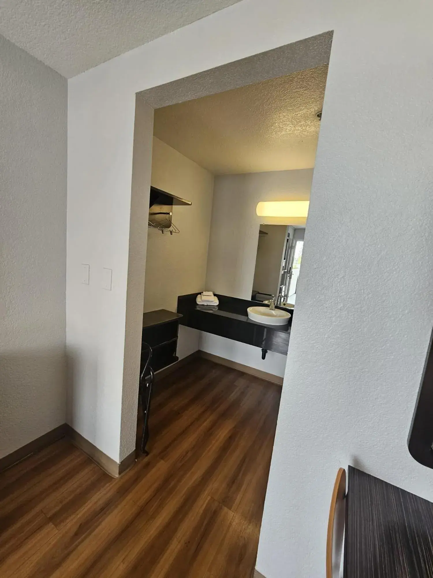 Bedroom, Bed in Motel 6-Ventura, CA - South Bedroom, Bed in Motel 6-Ventura, CA - South