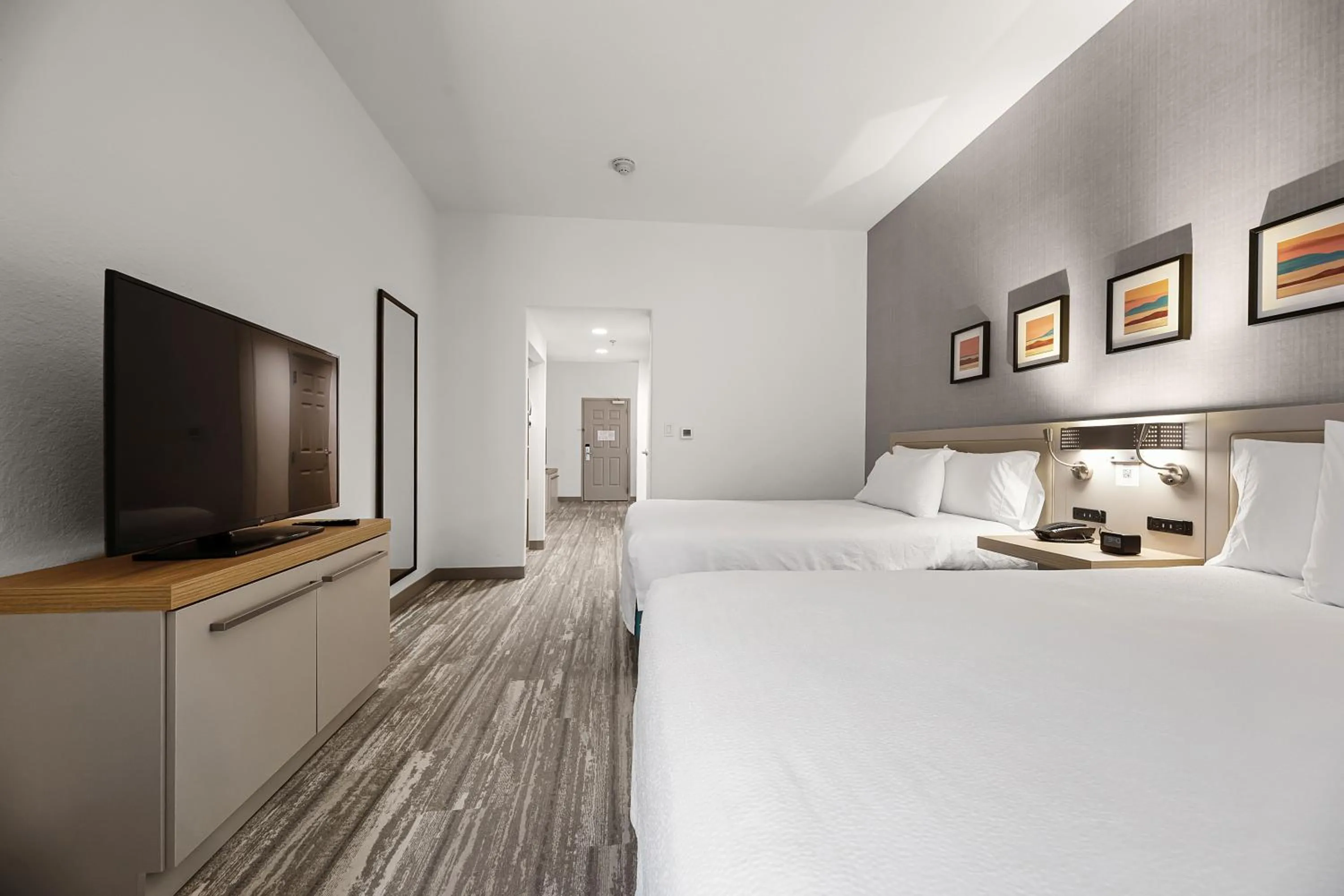 Bed in Hilton Garden Inn New Braunfels