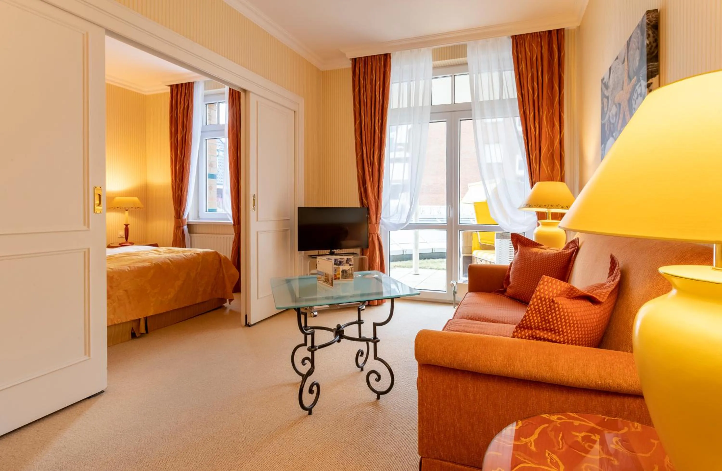 TV and multimedia, Bed in Strandhotel Sylt Westerland