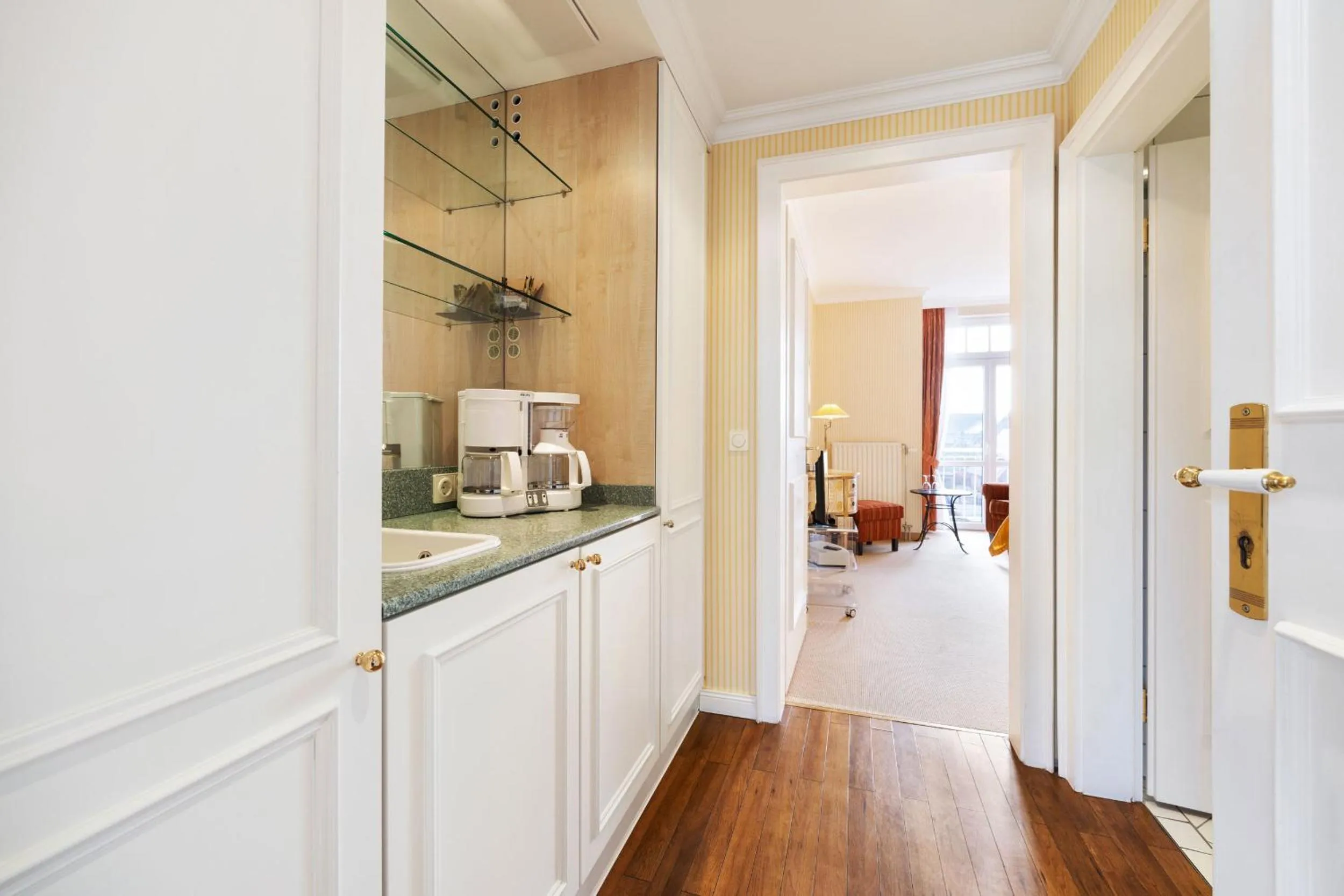 Kitchen or kitchenette in Strandhotel Sylt Westerland