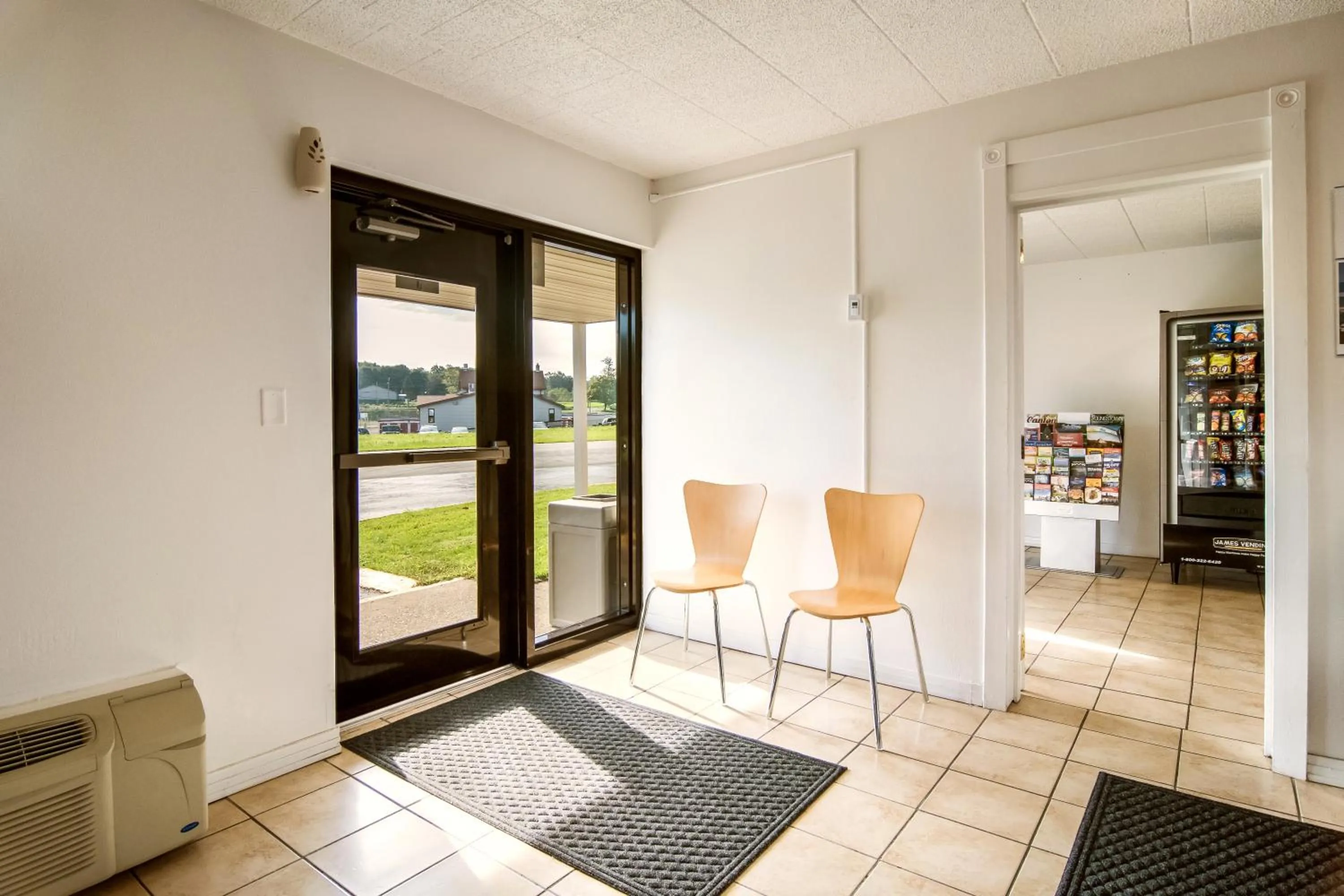 Seating area in Motel 6-New Stanton, PA