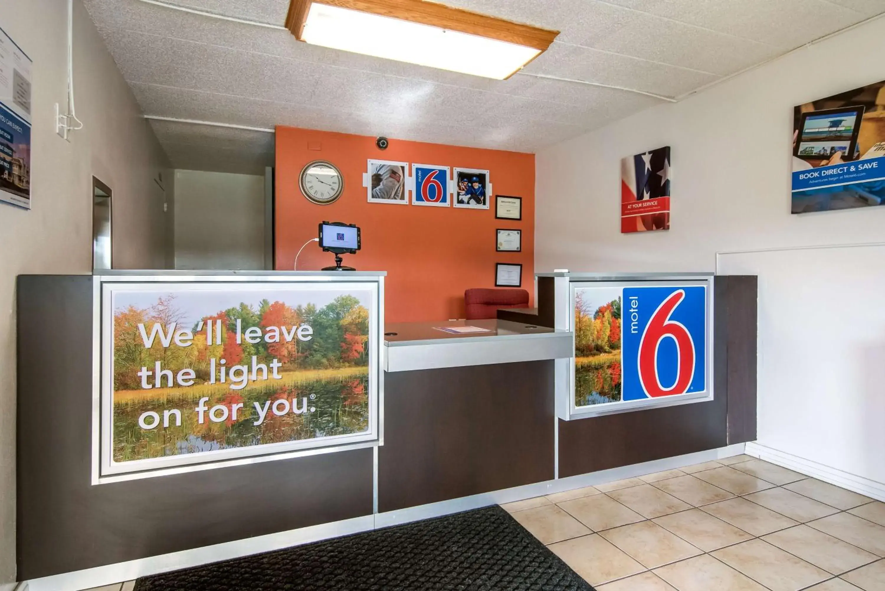 Lobby or reception in Motel 6-New Stanton, PA Lobby or reception in Motel 6-New Stanton, PA